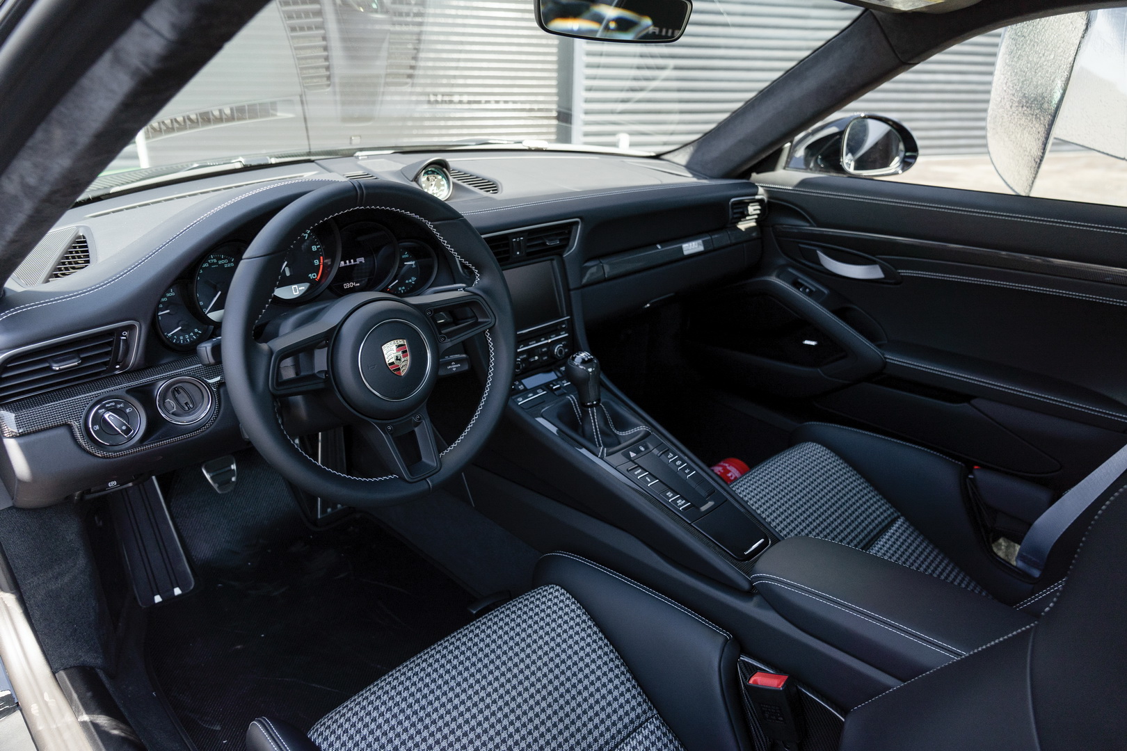 2016-porsche-911-r-17 Crazy Porsche 911 R Premiums Are Evaporating, 30-Mile Example Is Up For $330-370k