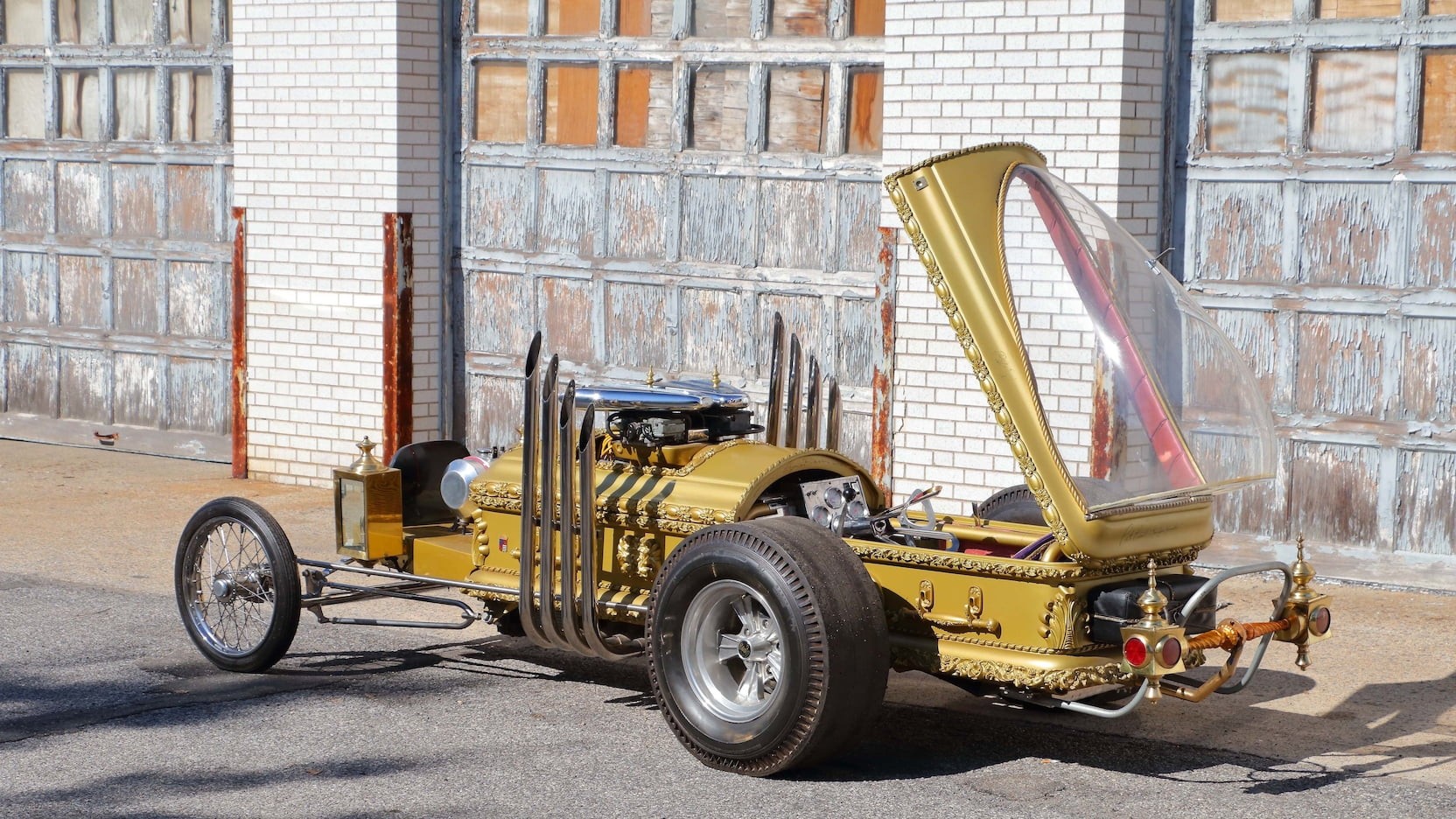 DRAG-U-LA-10 The Drag-U-La Dragster From The Munsters Is Looking For A New Home