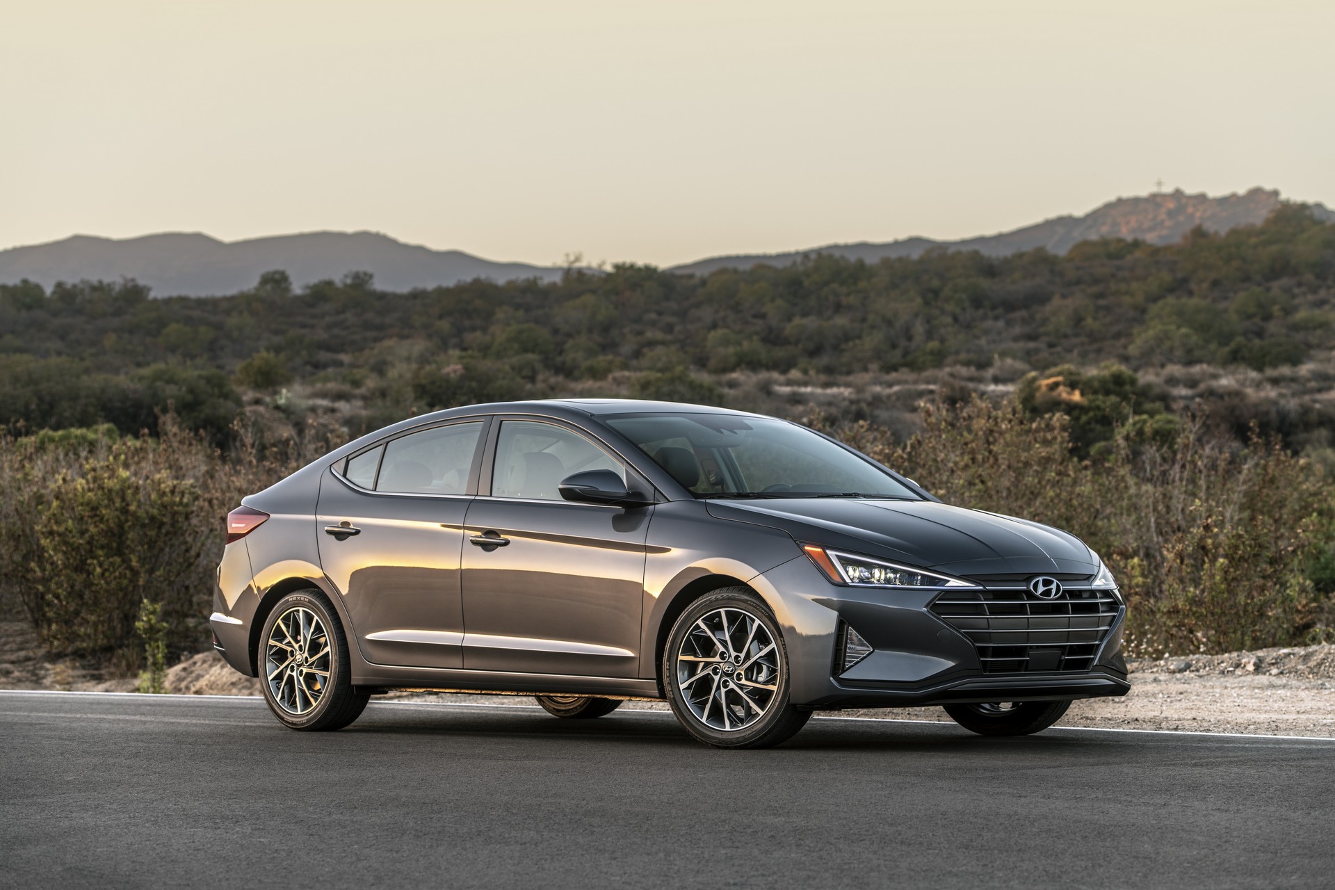 2019 Hyundai Elantra-5 2019 Hyundai Elantra Gets A Bold New Facelift And Updated Technology