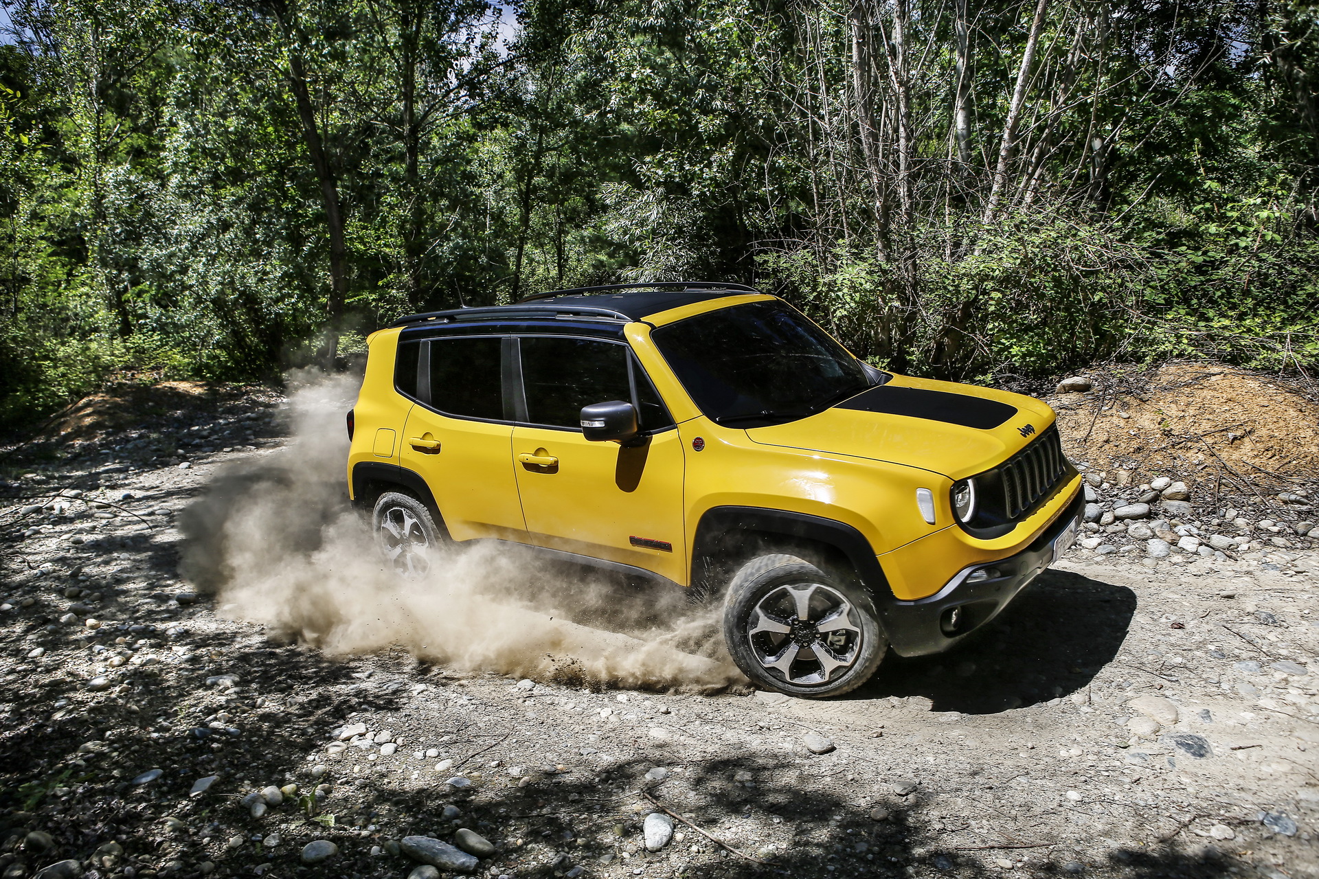 2019-Jeep-Renegade-56 FCA To Build More Jeeps, New Alfa Romeo SUV And Maserati Alfieri In Italy