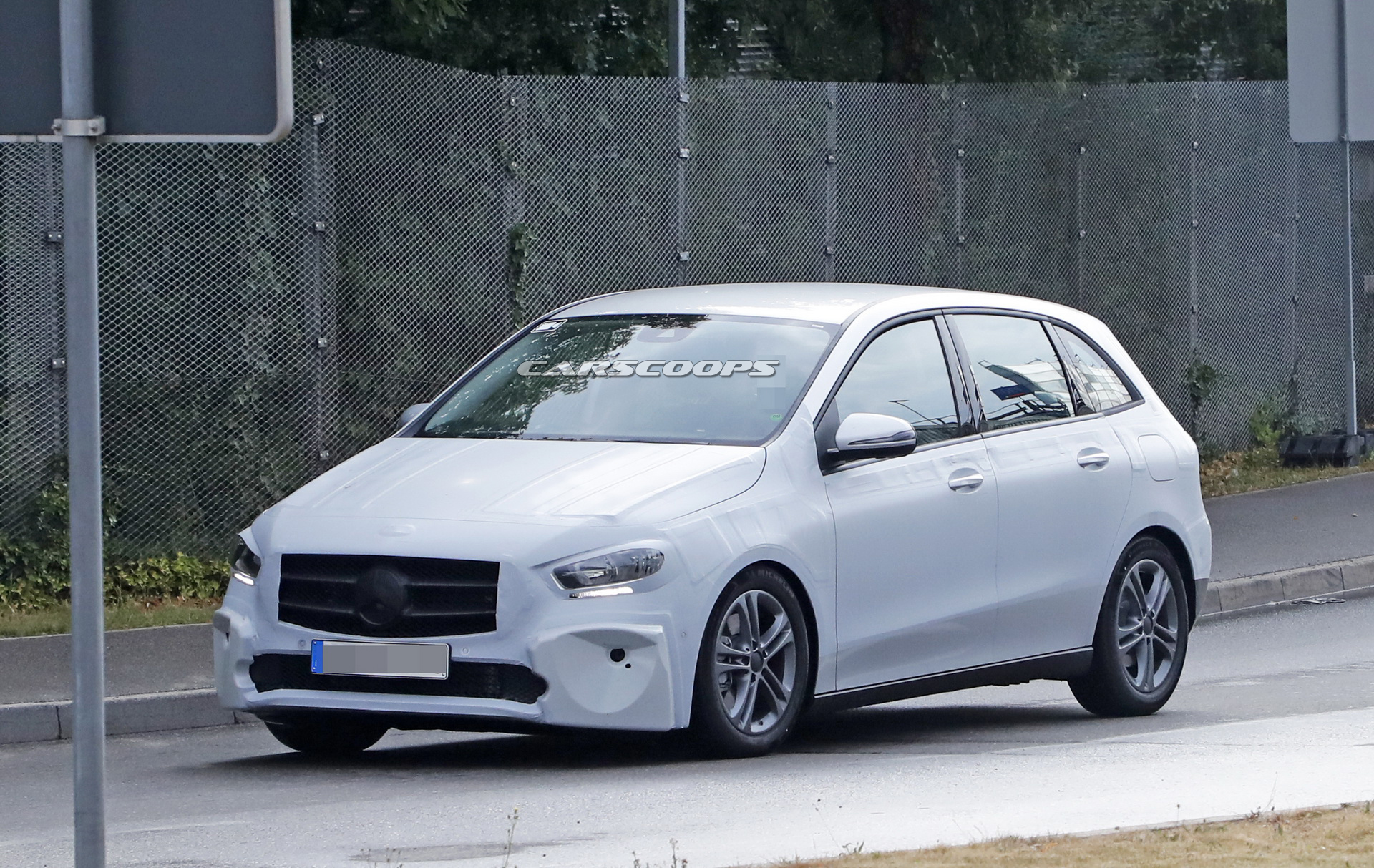 2019-mercedes-b-class-drops-more-camo-3 2019 Mercedes B-Class Minivan Gets In Line With Latest A-Class