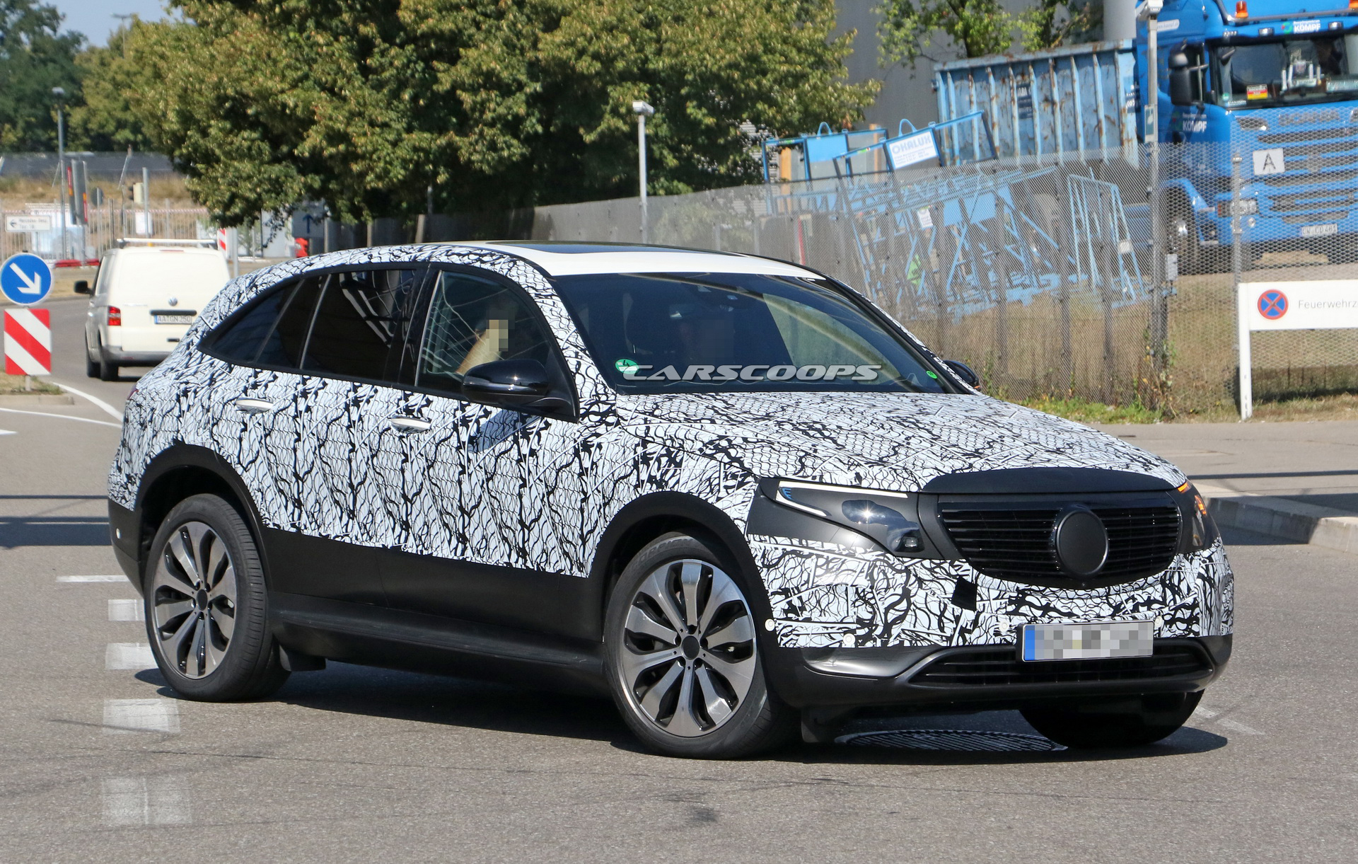 mercedes-eq-c-major-camo-drop-6 2020 Mercedes EQC Drops Body Cladding To Reveal Sleek Design