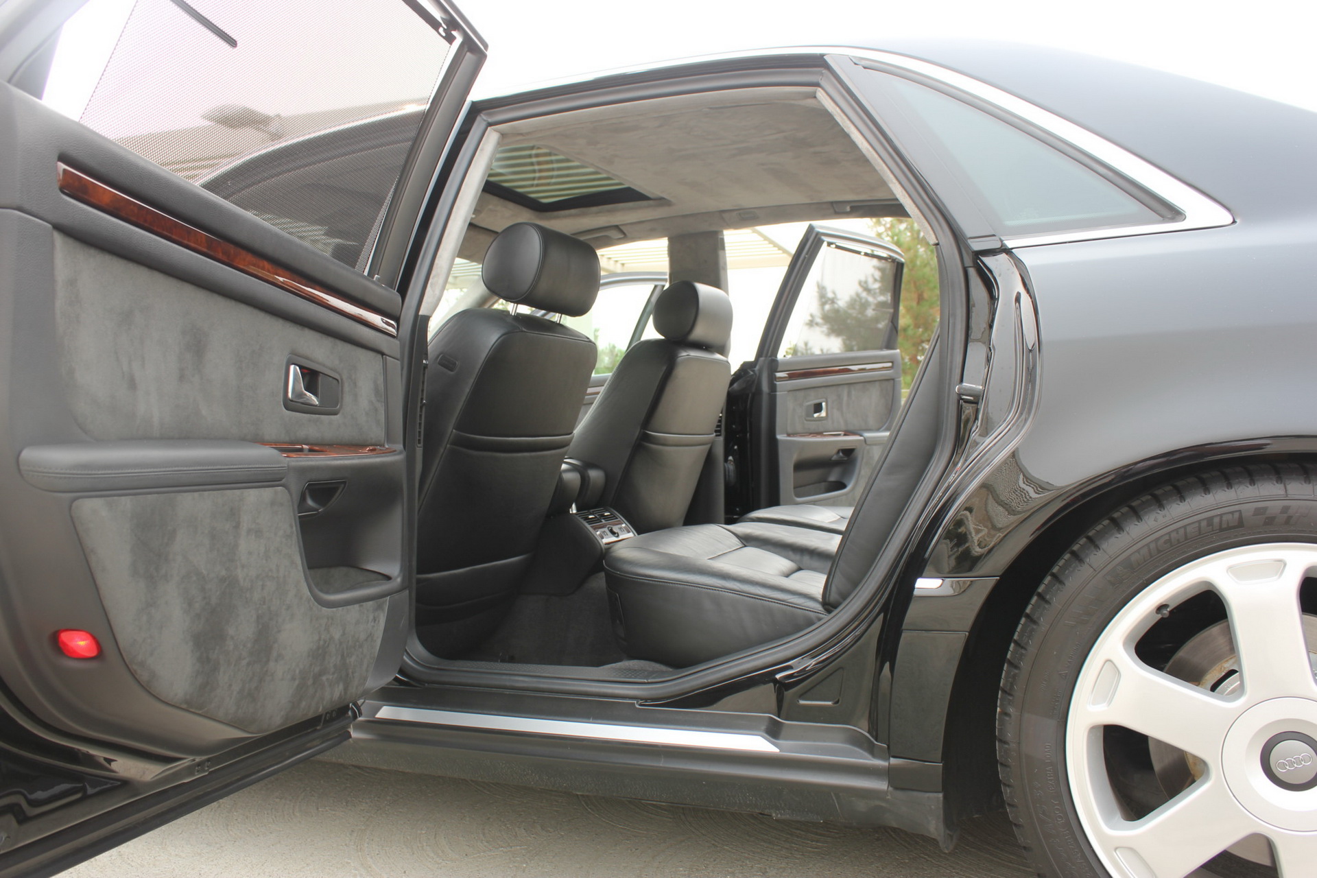 2003-audi-a8l-auction-bat-32 $21k Wasn’t Enough To Secure This Refurbished 2002 Audi A8L