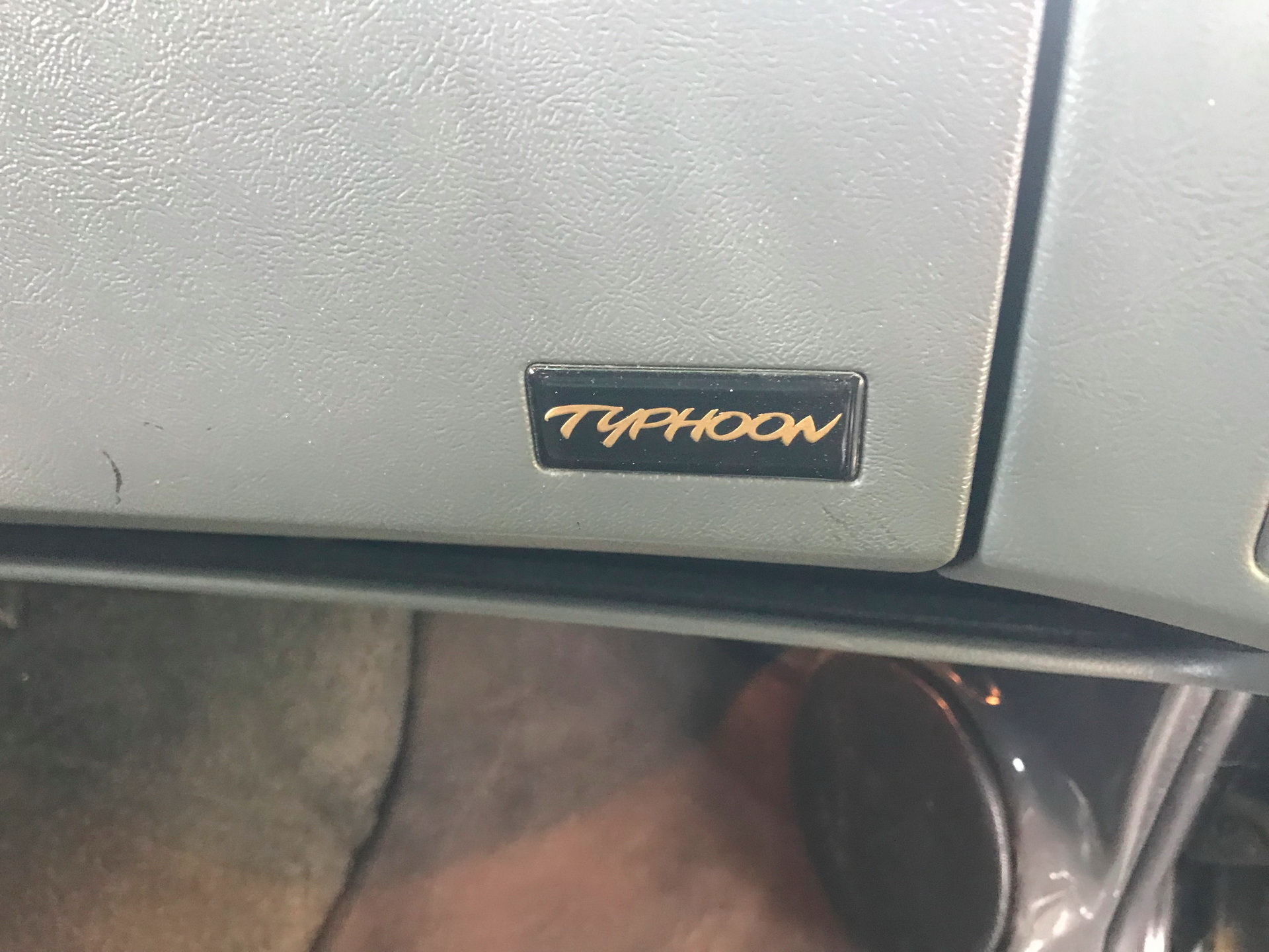 1993-gmc-typhoon-bat-auction-47 GMC Typhoon Turbo AWD Is Your 1990s Sleeper SUV