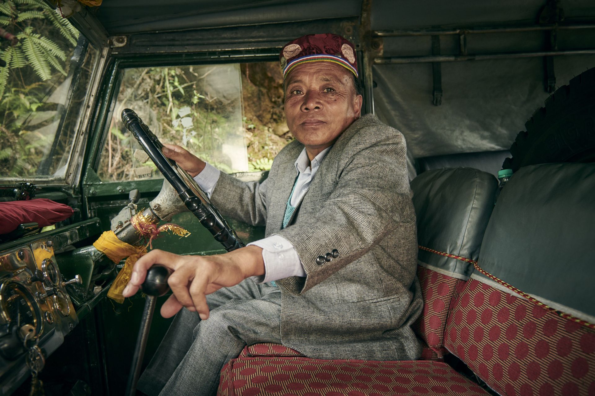 Land-Rover-Defender-Himalaya-27 This Tiny Himalayan Village Runs A Fleet Of Land Rover Defenders