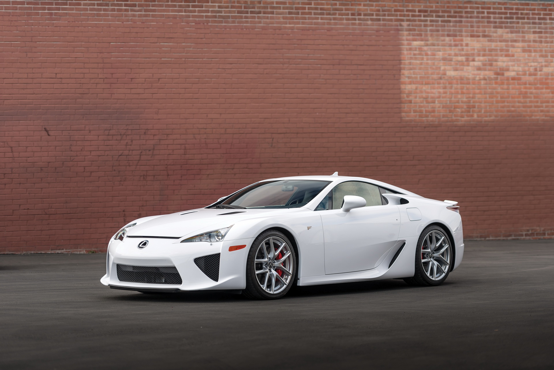 2012-lexus-lfa-1 You Can Still Get A Practically New Lexus LFA With Just 120 Miles