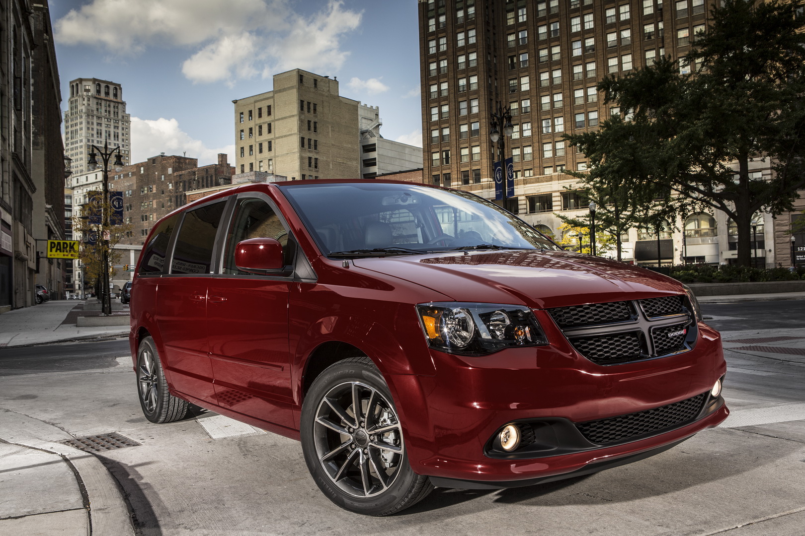 2018 Dodge Grand Caravan SXT Blacktop Package Dodge Grand Caravan, Jeep Compass And Cherokee Recalled Over Faulty Brakes