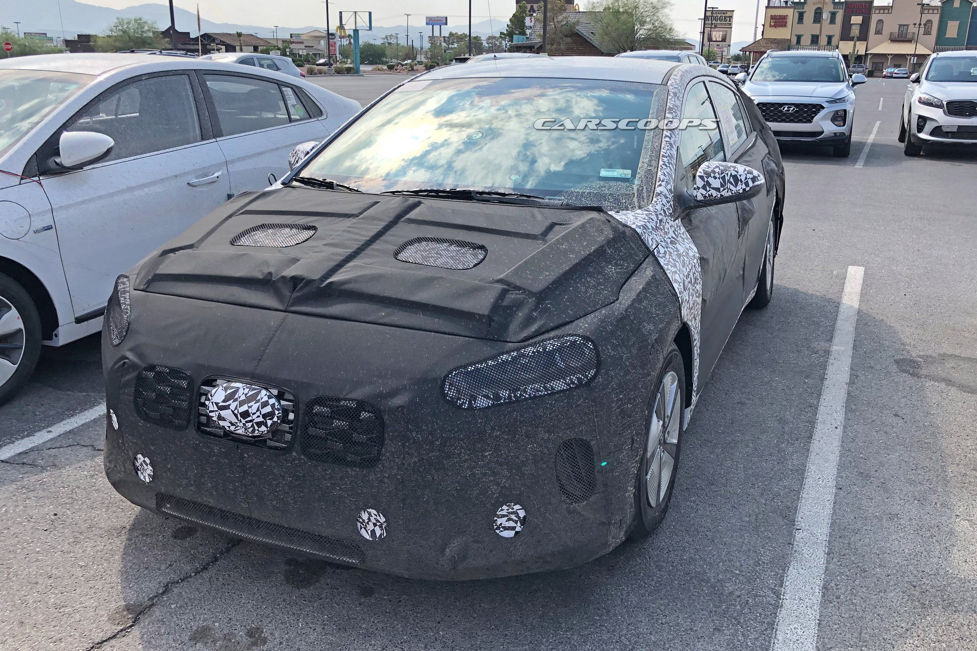 Hyundai Ioniq Facelift Spy-2 2020 Hyundai Ioniq Facelift Spied With A New Grille