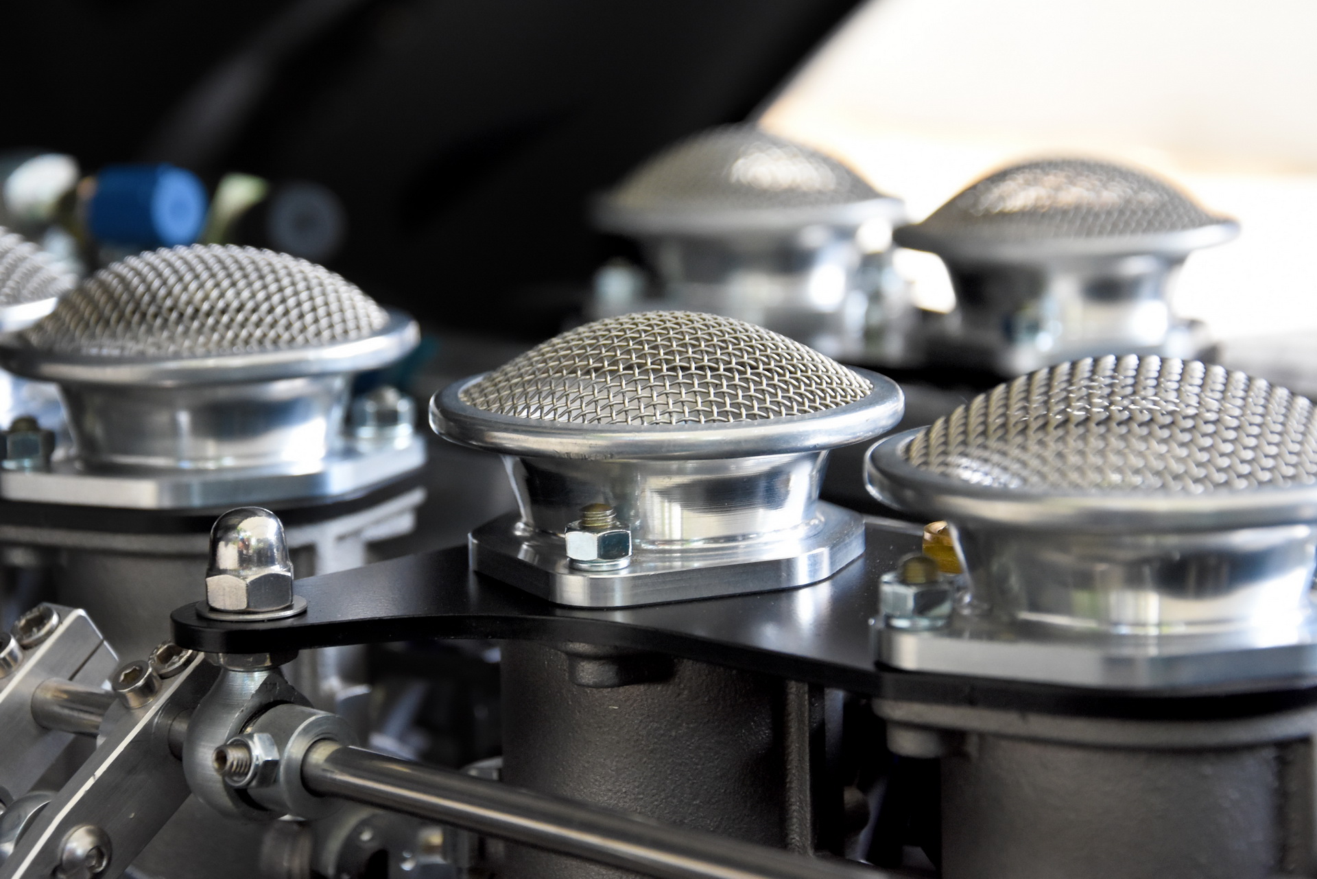 jaguar-e-type-restomod-11 Restomod Jaguar E-Type Combines Modern Practicality With Classic Styling