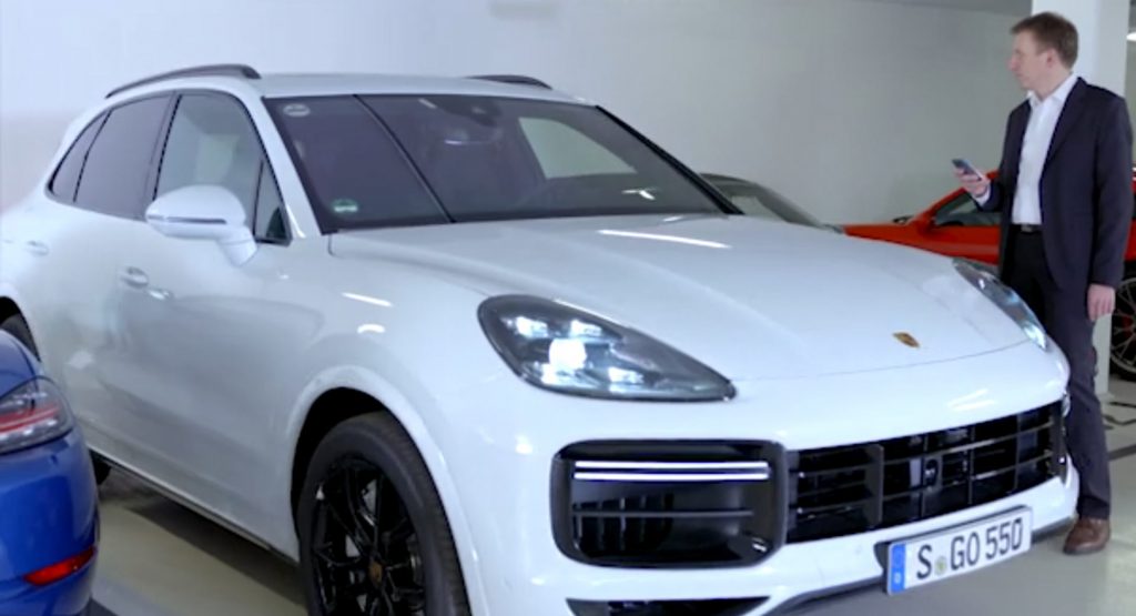  Watch The 2019 Porsche Cayenne Park Itself Using Remote Park Assist