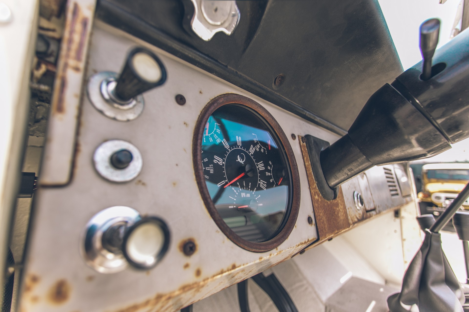 Icon Bronco BR Derelict-31 Icon Bronco BR Derelict Combines Old School Looks With A 5.0-Liter Coyote V8