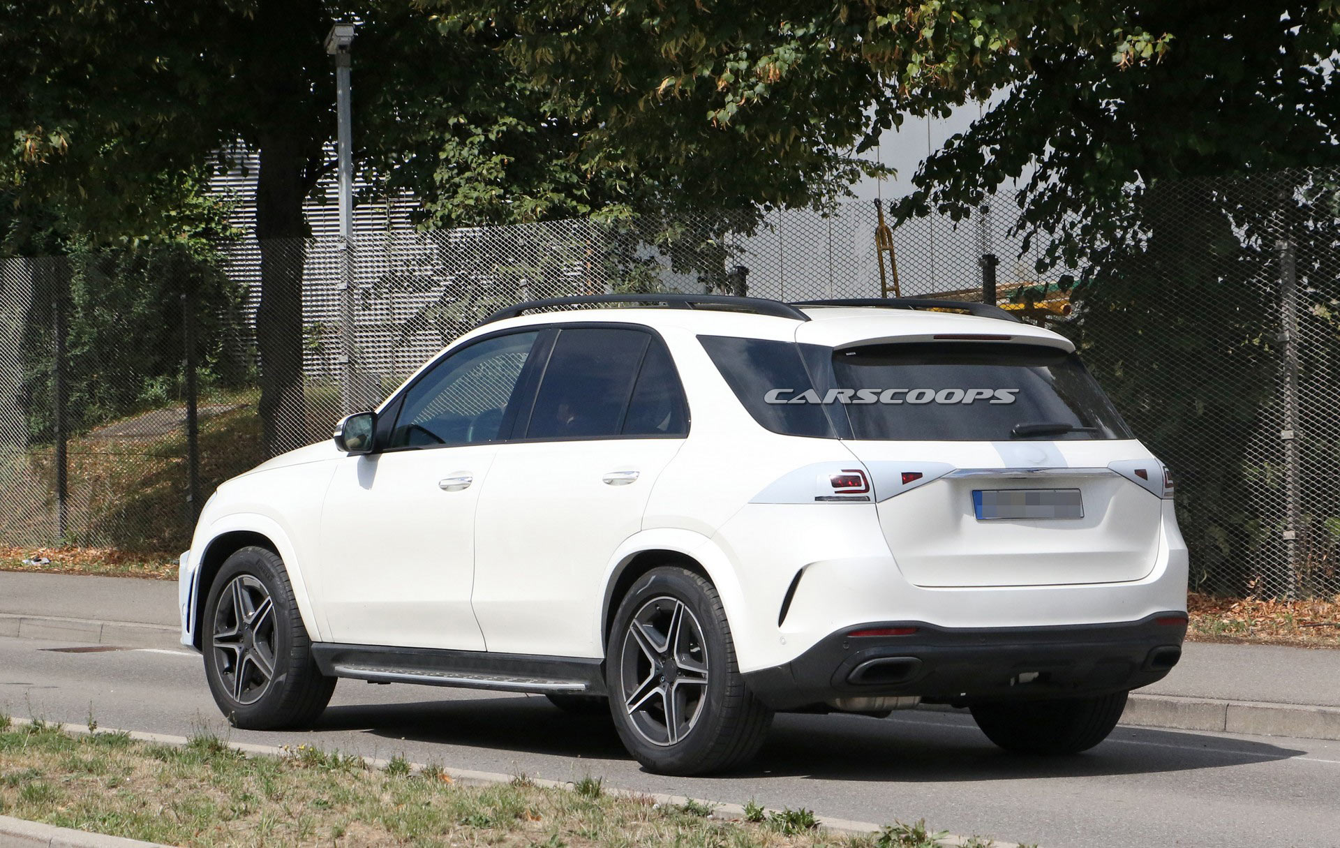 Mercedes-GLE-Spy-7 2019 Mercedes GLE Shows Its Sportier Face In New Teaser Video