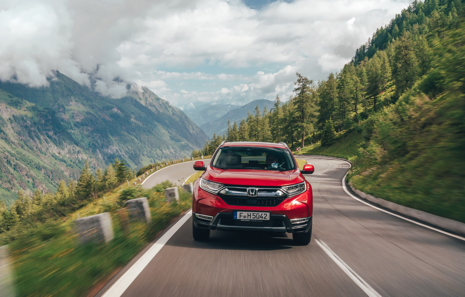 2018-honda-cr-v-3 Honda Drops UK Pricing Info On 2018 CR-V, Starts From £25,995