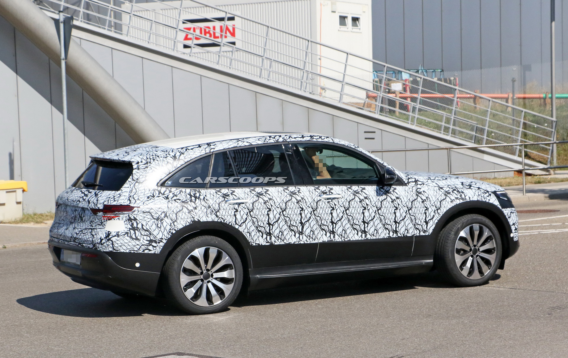 mercedes-eq-c-major-camo-drop-10 2020 Mercedes EQC Drops Body Cladding To Reveal Sleek Design