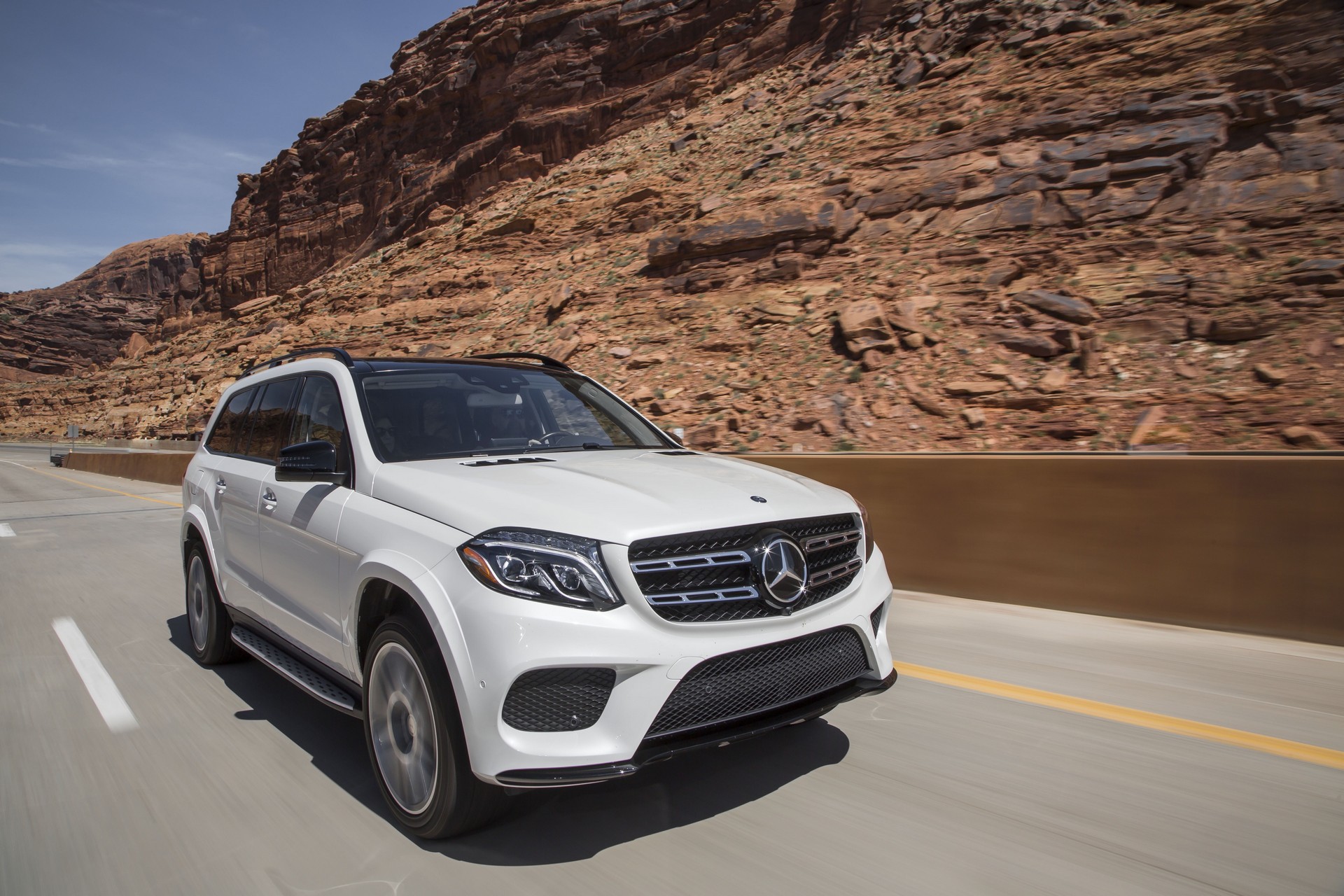 Mercedes-GLS-2 China Hits American-Made Cars With 25 Percent Tariff, Prevents Delivery Of Some Crossovers