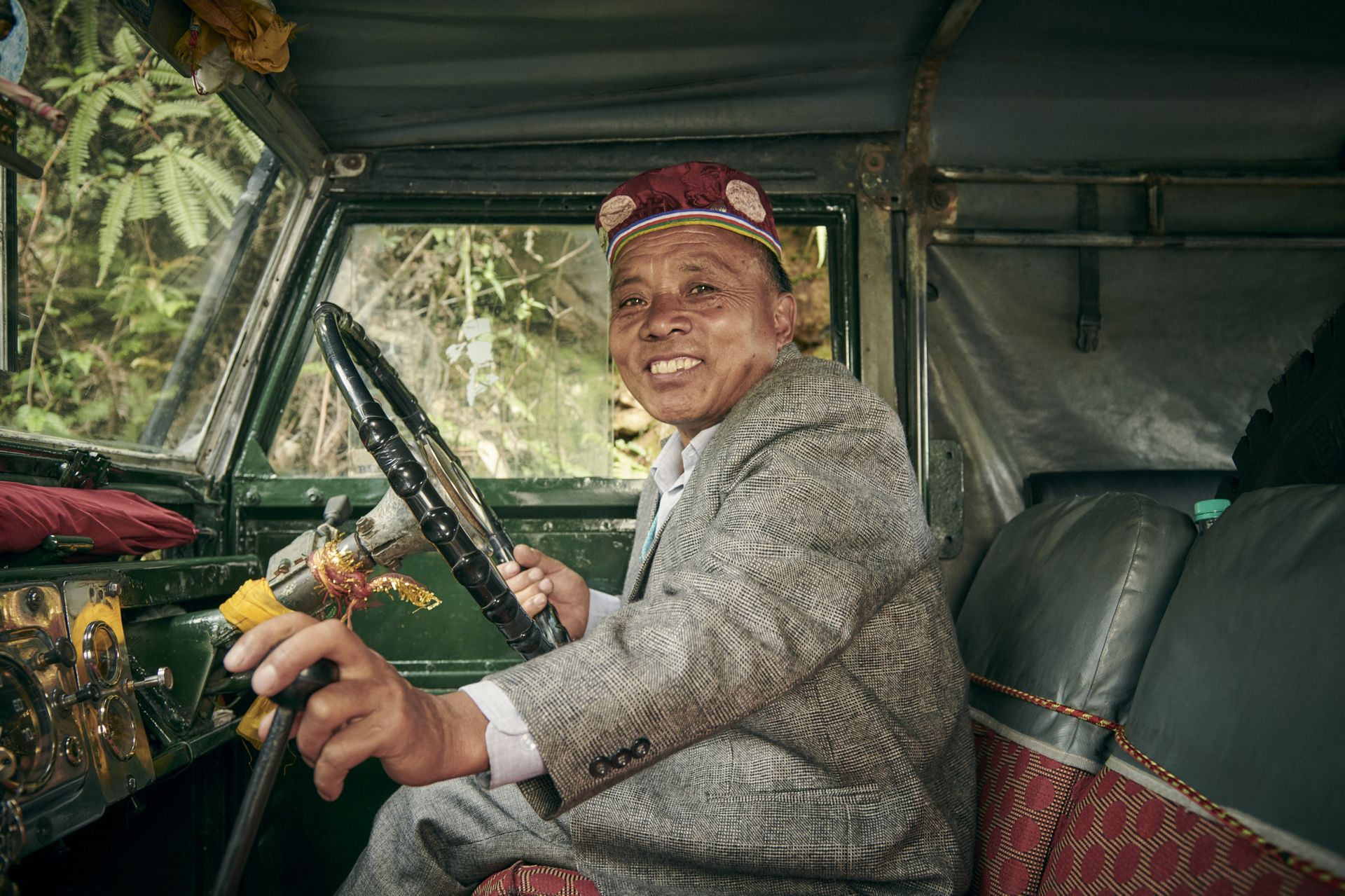 Land-Rover-Defender-Himalaya-15 This Tiny Himalayan Village Runs A Fleet Of Land Rover Defenders