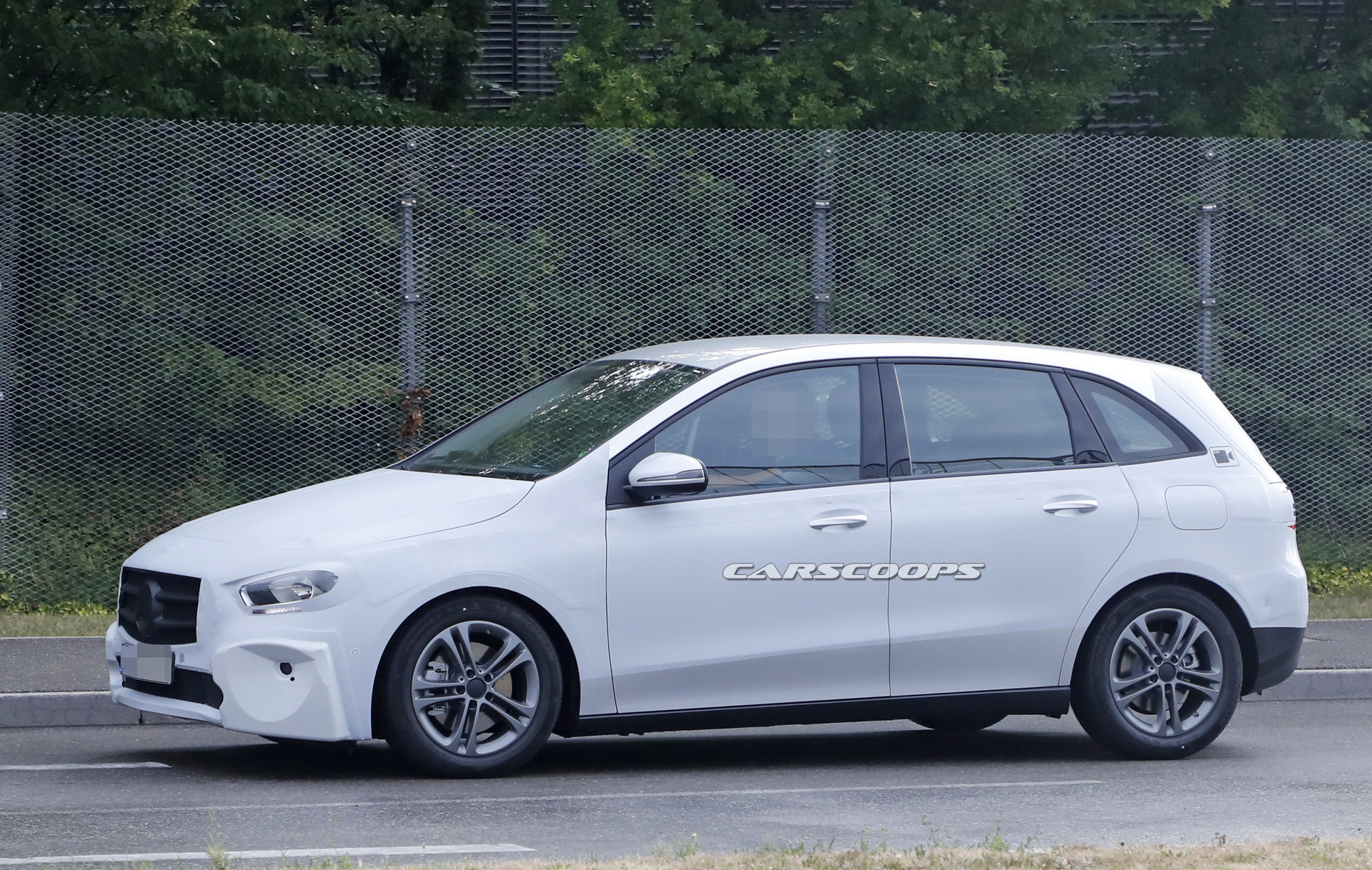 2019-mercedes-b-class-drops-more-camo-6 2019 Mercedes B-Class Minivan Gets In Line With Latest A-Class