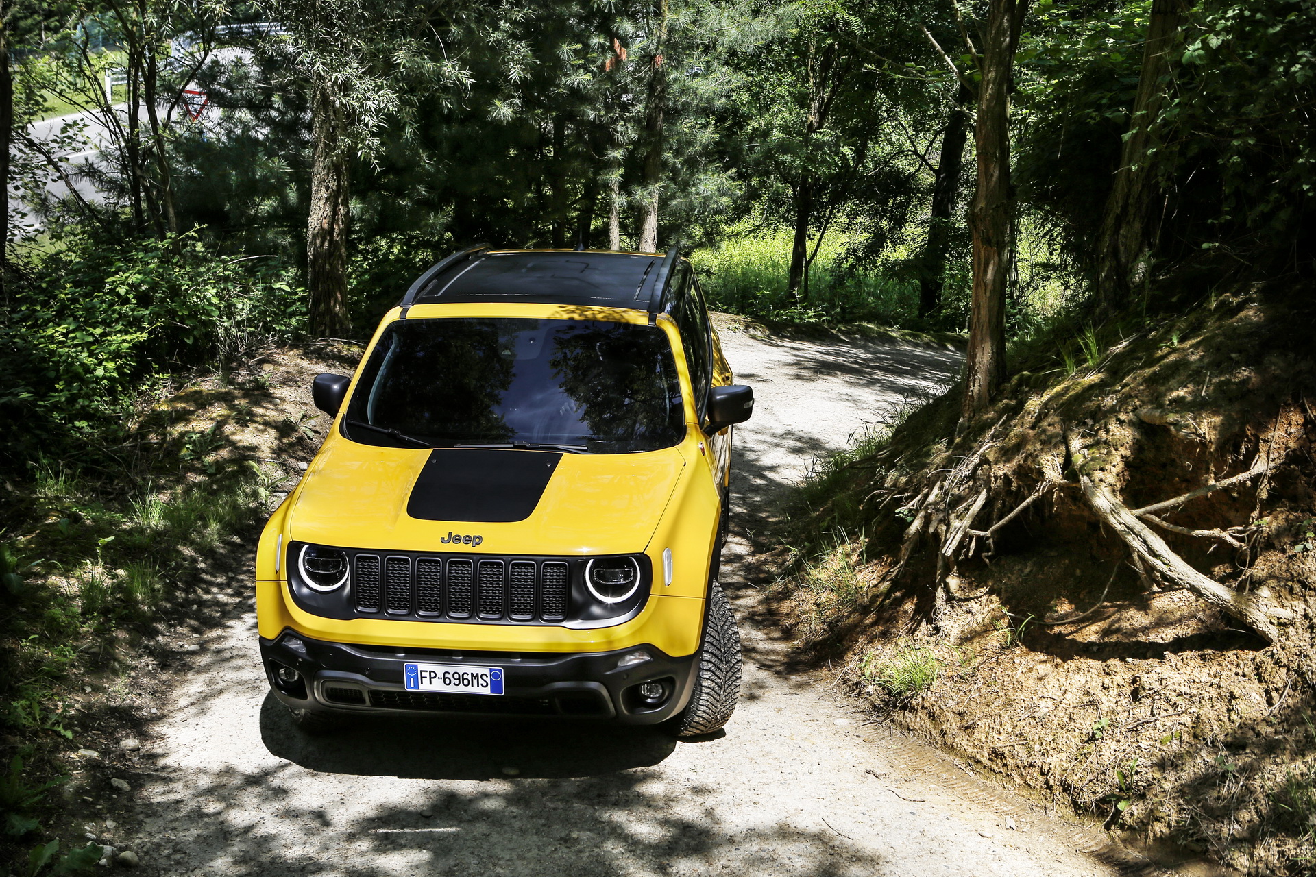 2019-Jeep-Renegade-41 2019 Jeep Renegade: Here’s What The Facelifted Model Costs In The UK