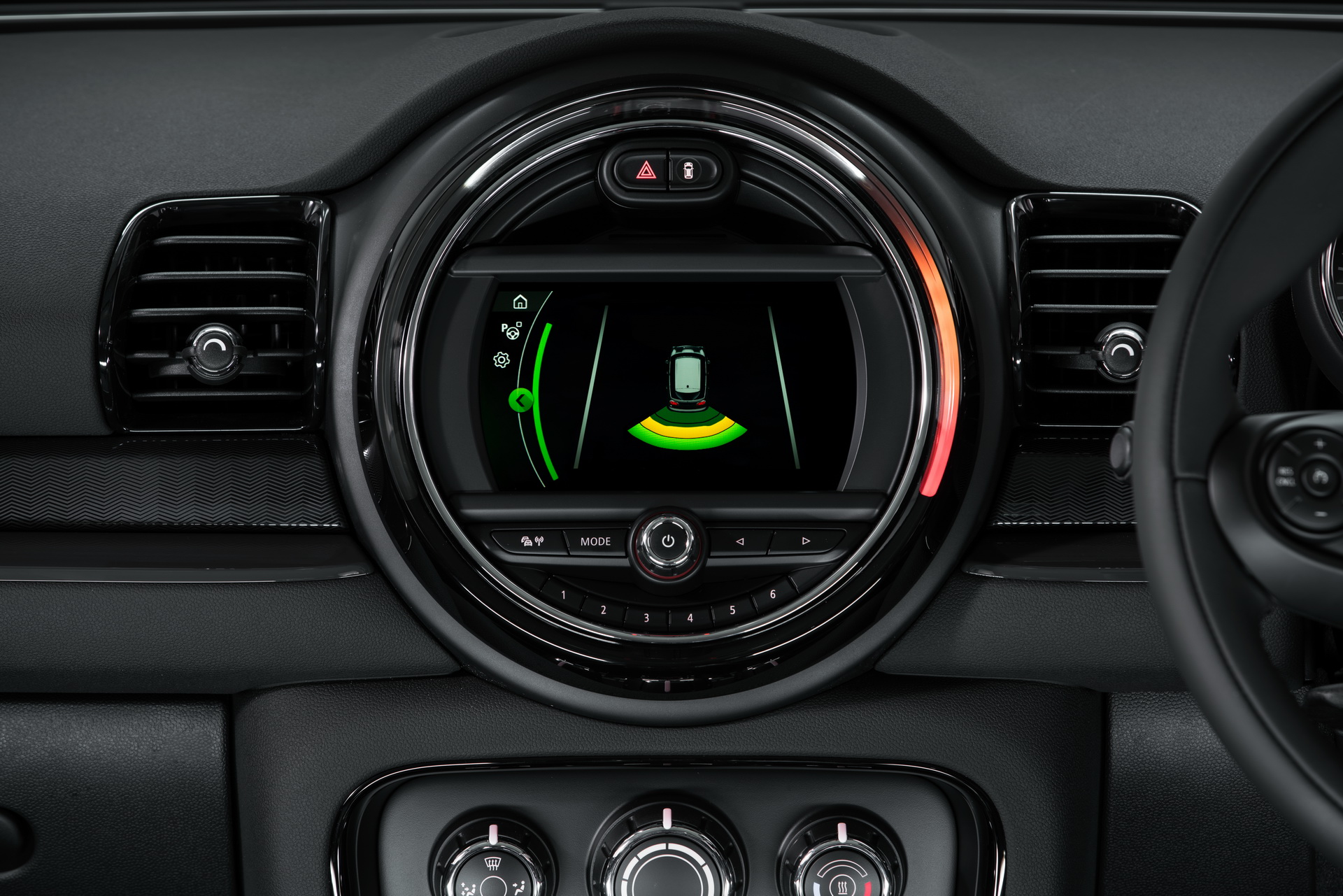 2018-mini-clubman-city-9 MINI Goes After Business And Fleet Buyers With More Affordable Clubman City