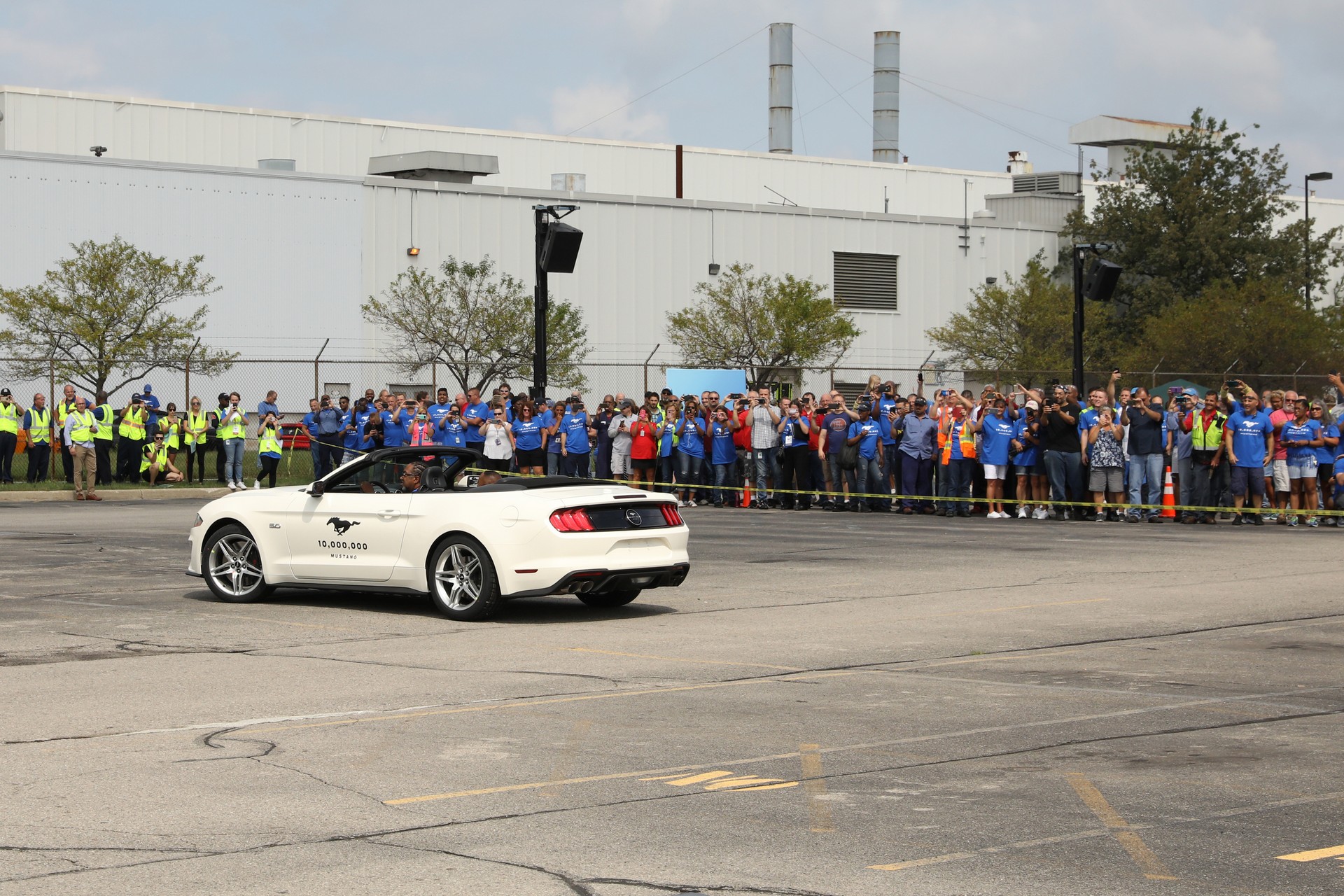 Ford-Mustang-Celebration-4 Ford Unveils The 10 Millionth Mustang, Has 296 HP More Than The Original