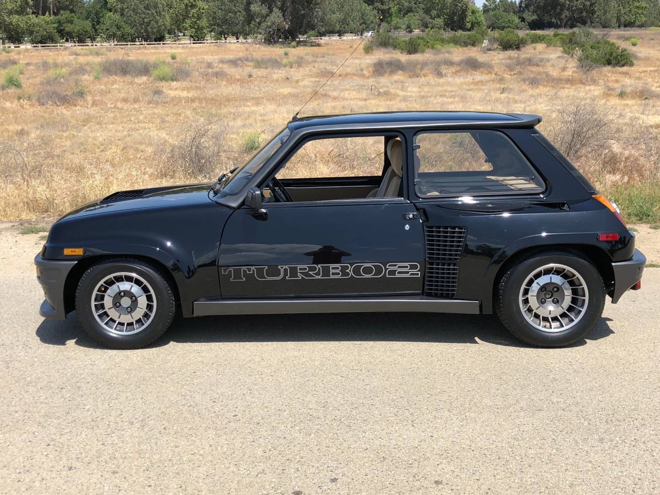 1985-renault-r5-turbo-2-evo-bat-auction-49 1985 Renault R5 Turbo 2 Evo Will Help You Make A French Connection