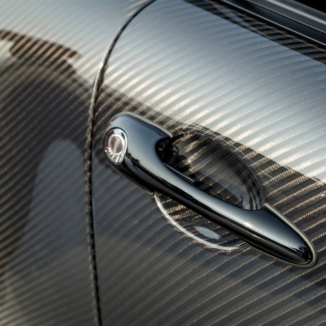 Gunther-Werks-400R-CarbonFiber-05 Nothing To See Here, Just A Glorious Naked-Carbon Porsche 993 Body By Gunther Werks