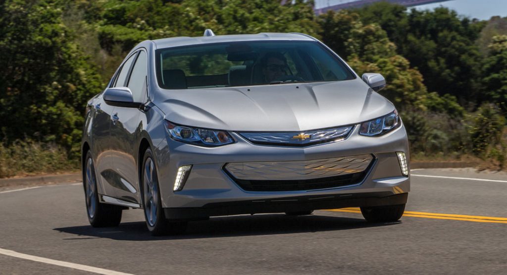  2019 Chevrolet Volt Is Pricey And Remains The Bolt’s Less-Desirable Cousin