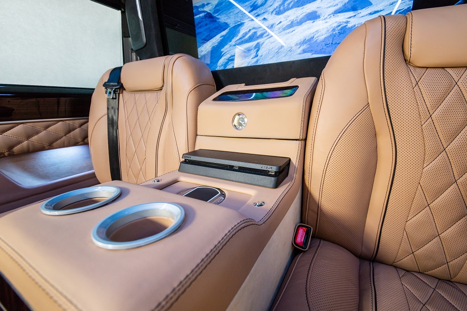 mercedes-v-class-maybach-edition-tuning-2 French Coach Limo Service Offers Rides In Maybach Edition Mercedes V-Class