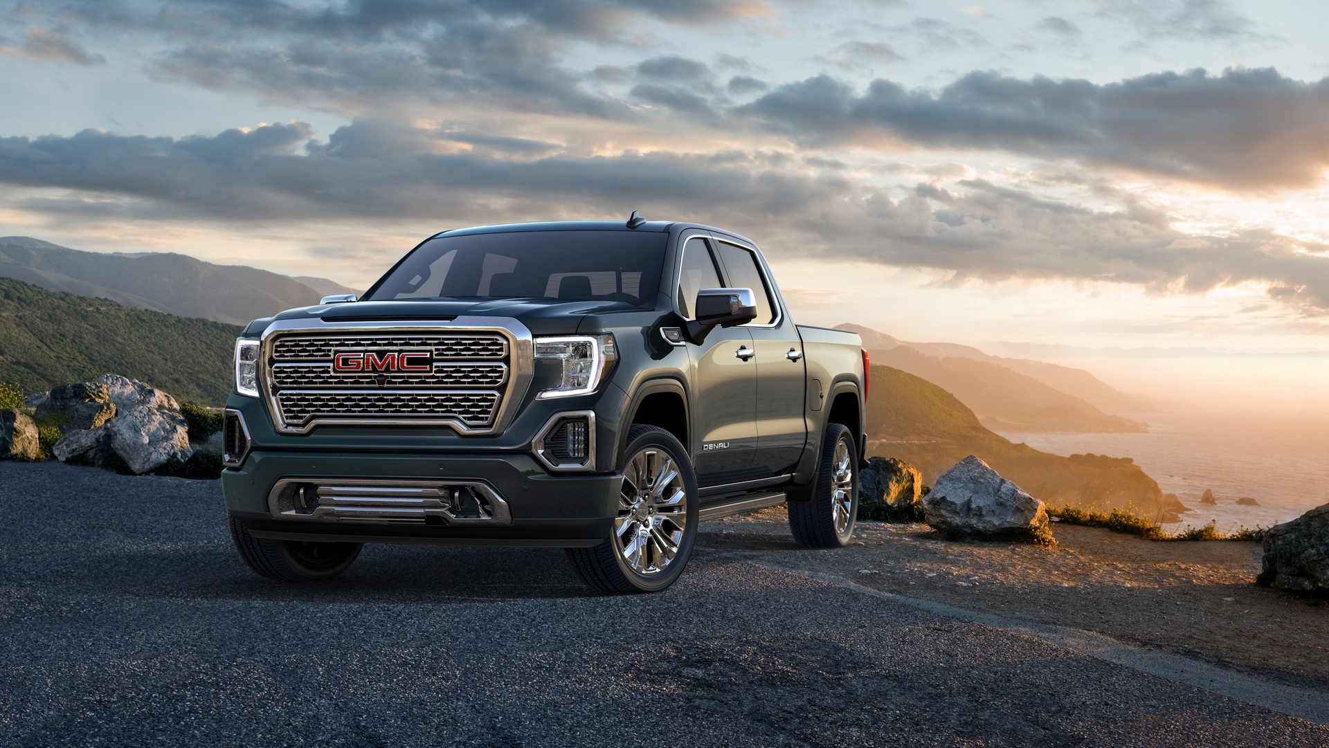 2019-GMC-Sierra-Denali-01 2019 GMC Sierra Denali Is A Tough-Looking Luxury Truck With A Carbon Fiber Bed