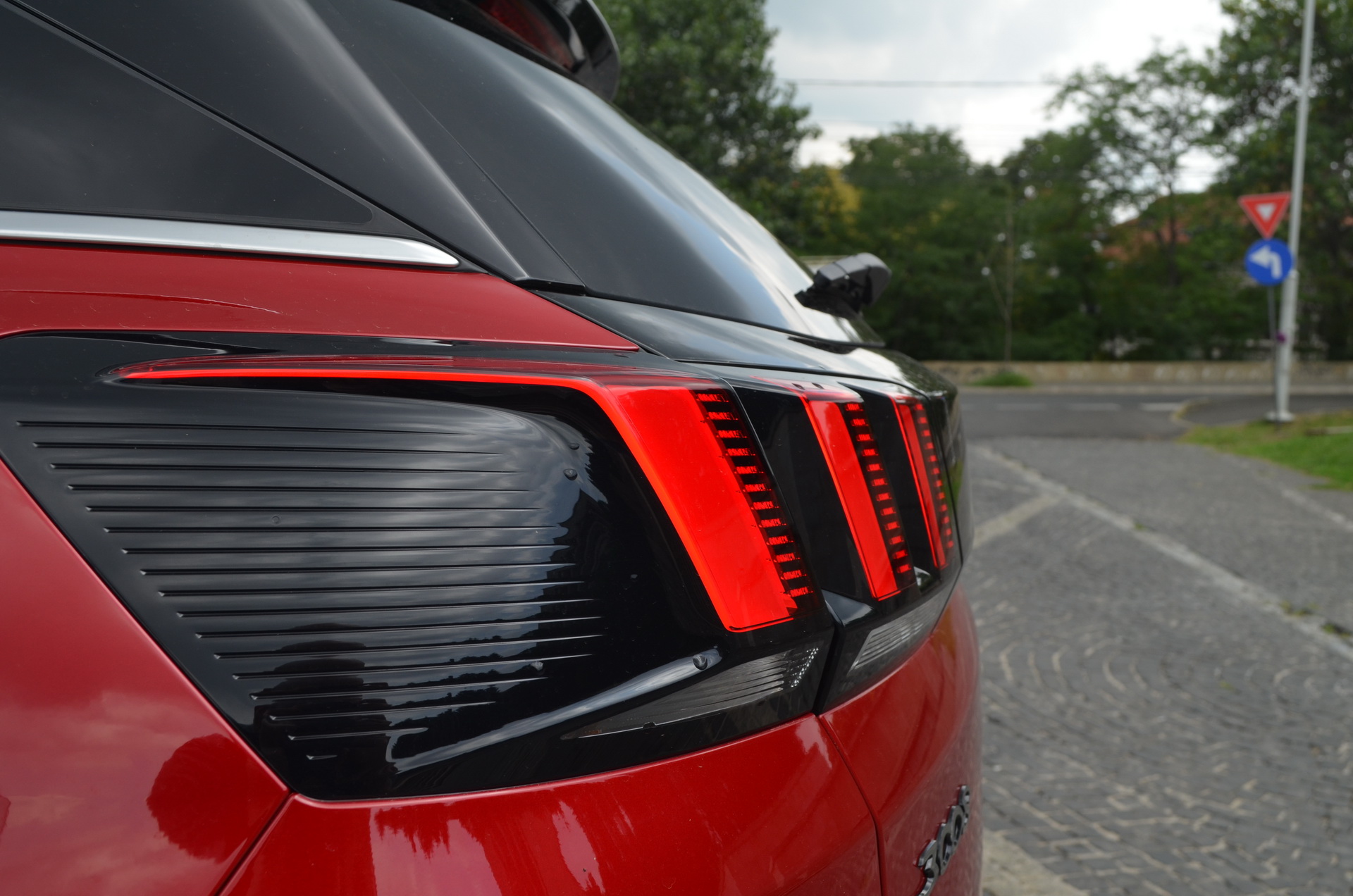 2018-peugeot-3008-gt-review-cs-21 We Drive The Peugeot 3008 Compact Crossover To See If It’s Worth The Hype