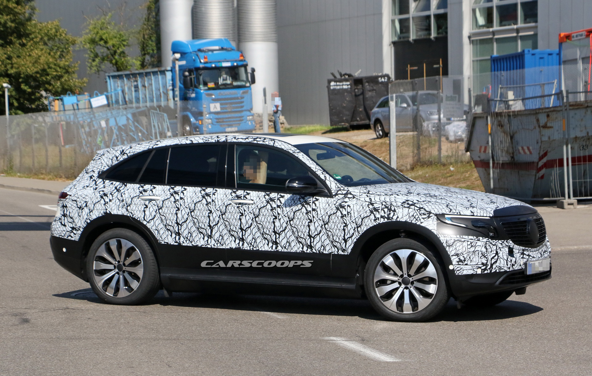 mercedes-eq-c-major-camo-drop-8 2020 Mercedes EQC Drops Body Cladding To Reveal Sleek Design