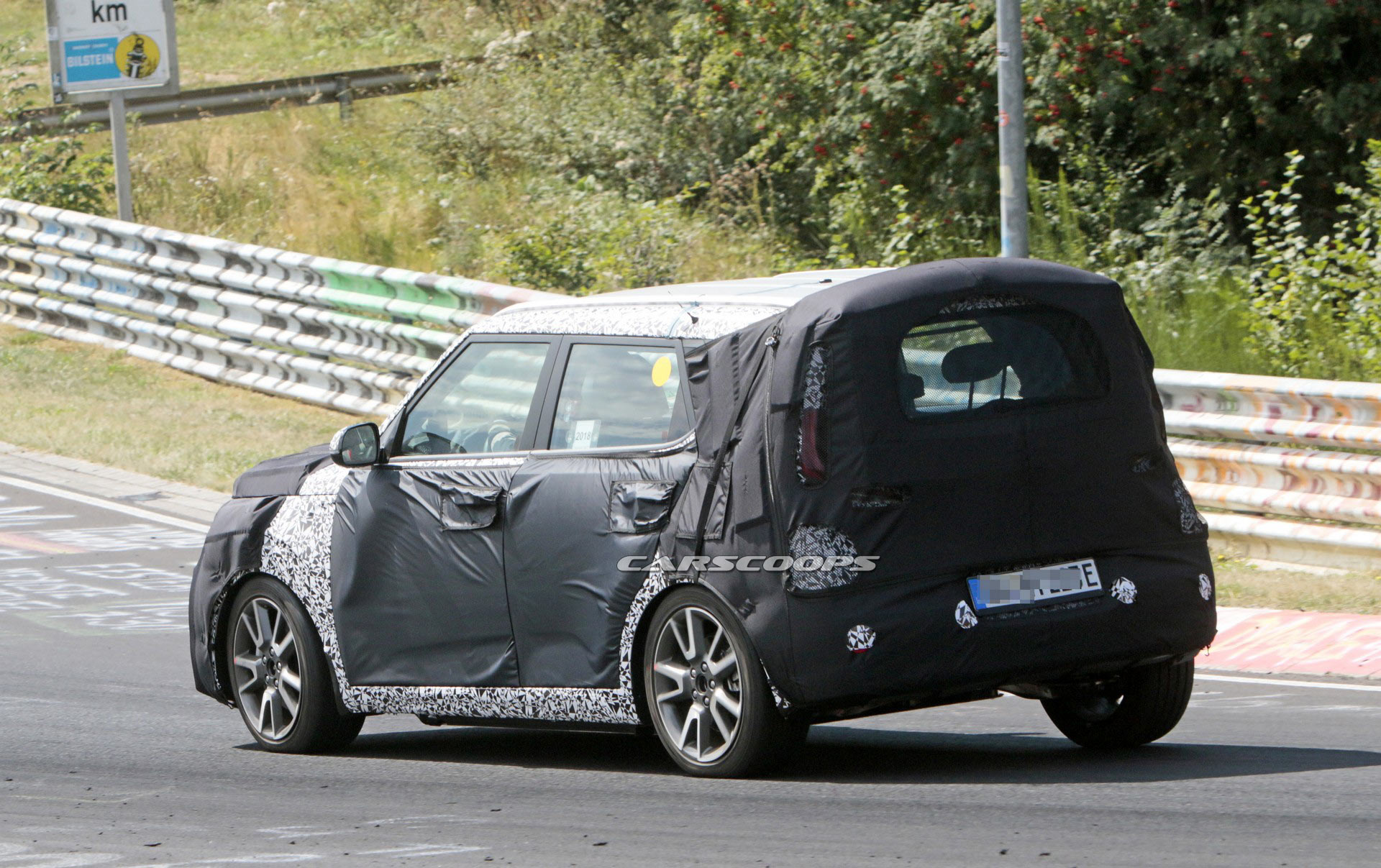 Kia-Soul-EV-Spy-14 2020 Kia Soul EV Spied, Should Offer An Improved Range And Greater Performance