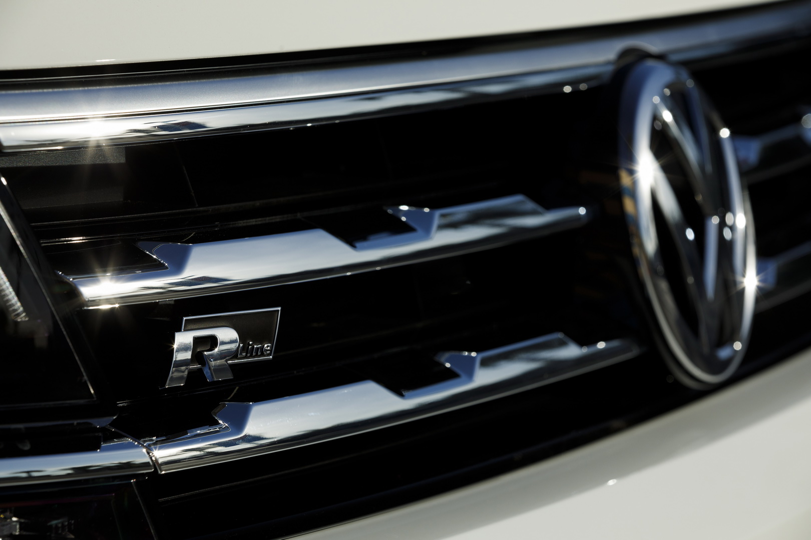 2018-vw-tiguan-r-line-7 2018 VW Tiguan And Touran Recalled Worldwide Over Possible Fire Risk