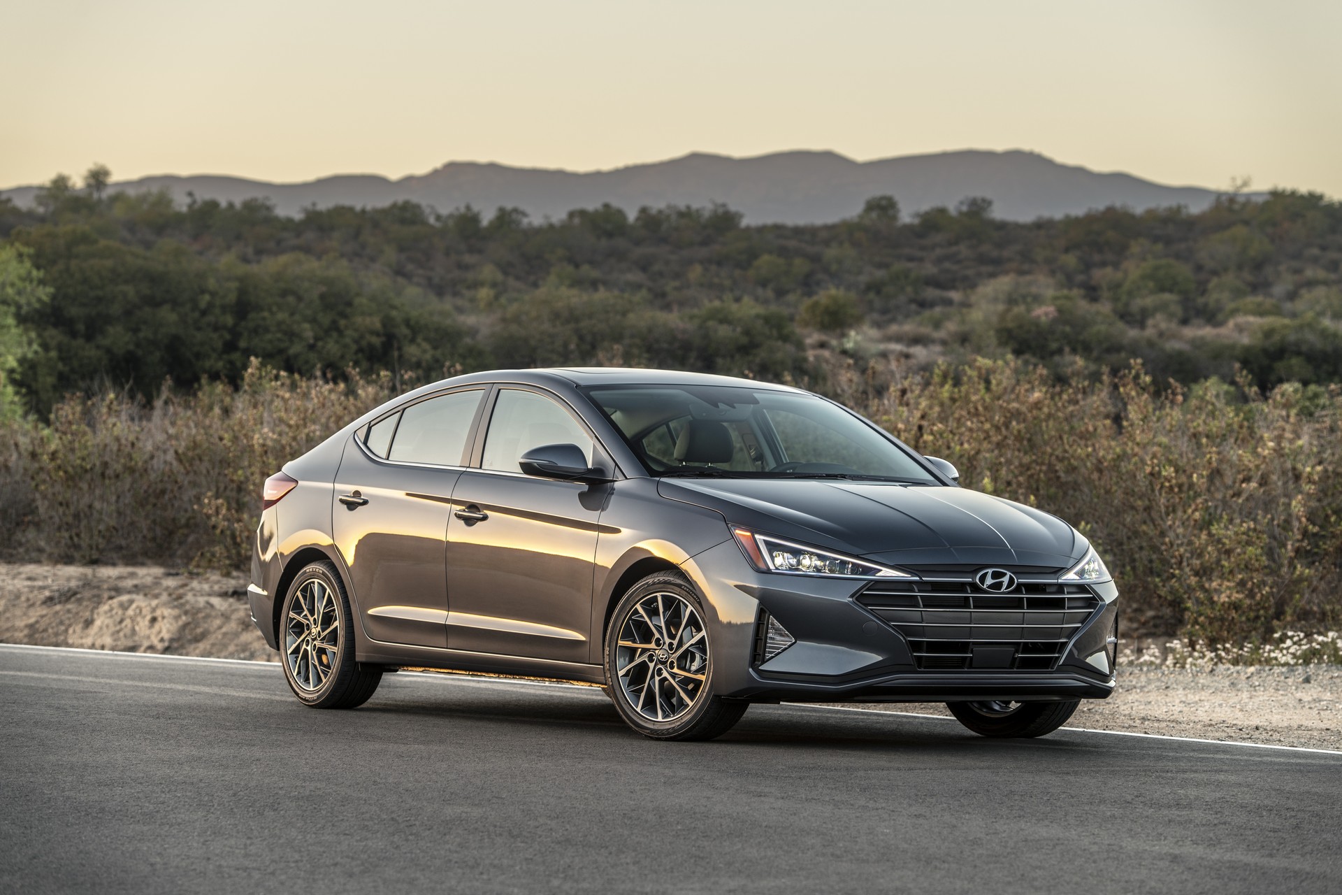 2019 Hyundai Elantra-6 2019 Hyundai Elantra Gets A Bold New Facelift And Updated Technology