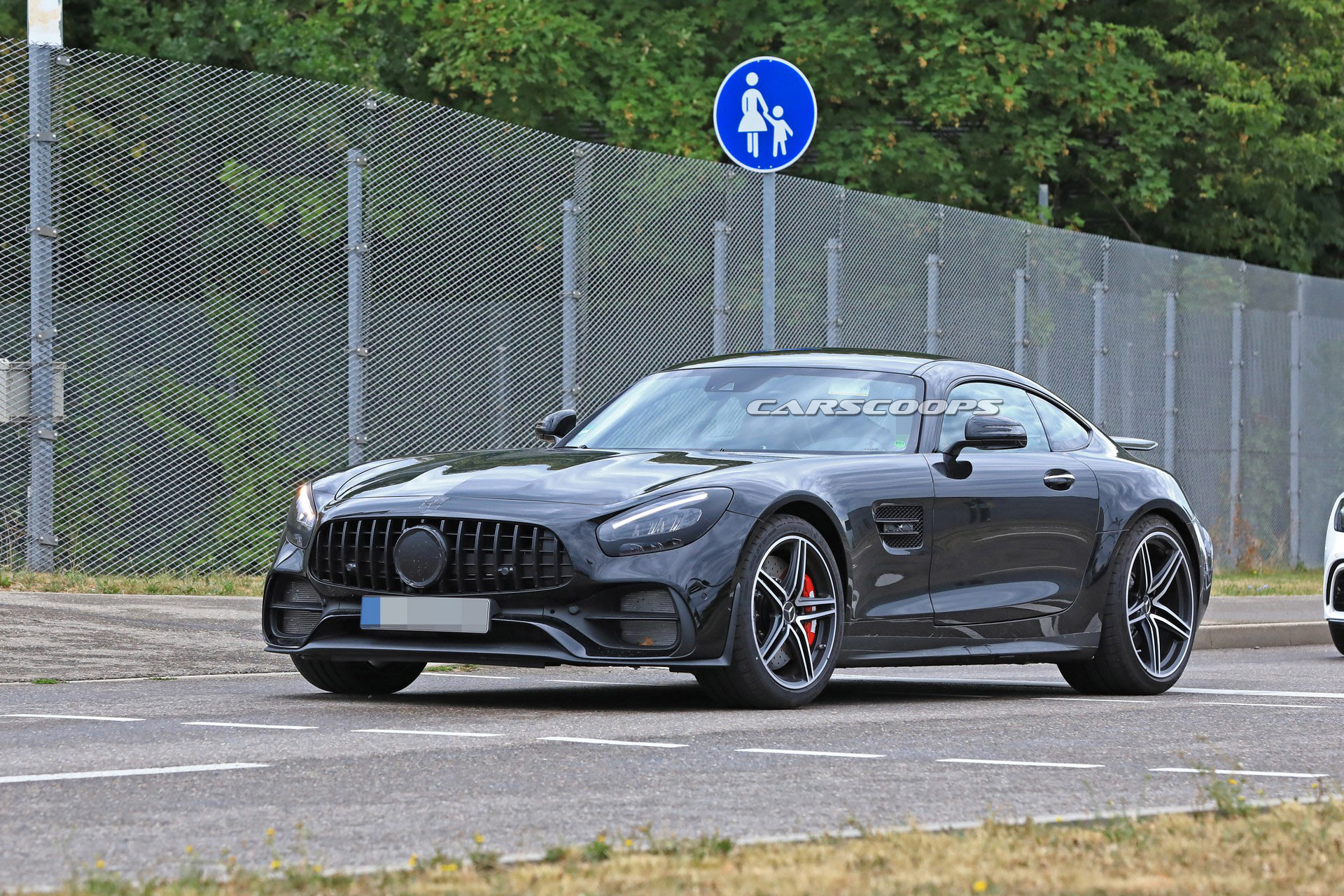 Mercedes-AMG-GT-Facelift-Spy-3 Mercedes-AMG GT Facelift Spotted, Sports Updates Inside And Out