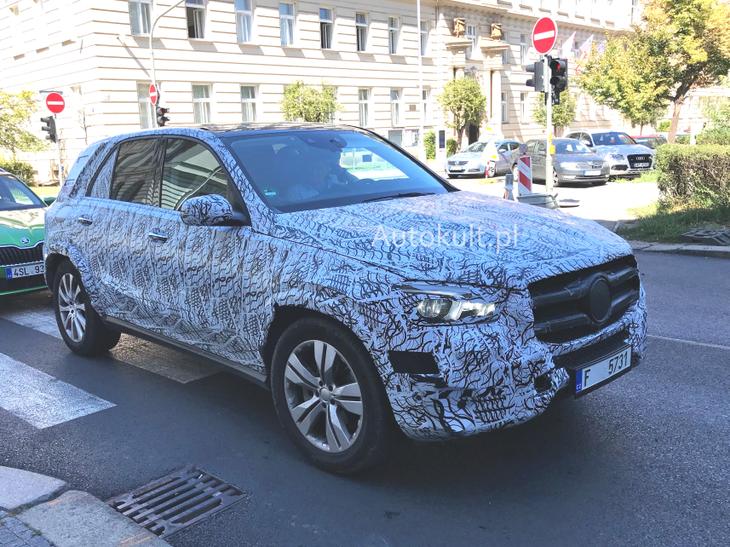 Mercedes-Benz-GLE-Spy-Shots-Prague-1 2019 Mercedes-Benz GLE Takes To The Streets, Refuses To Shed Its Camo