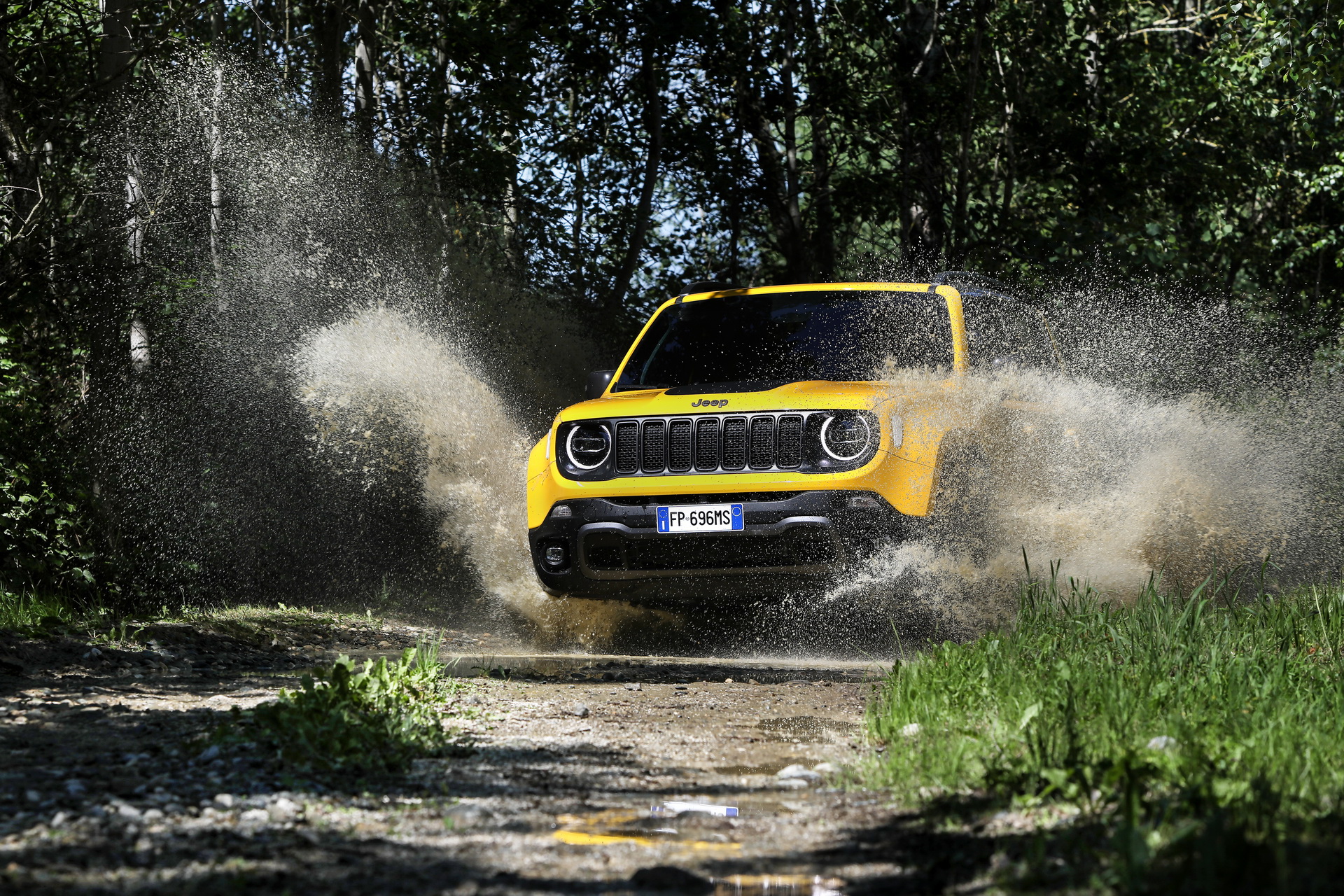 2019-Jeep-Renegade-42 2019 Jeep Renegade: Here’s What The Facelifted Model Costs In The UK