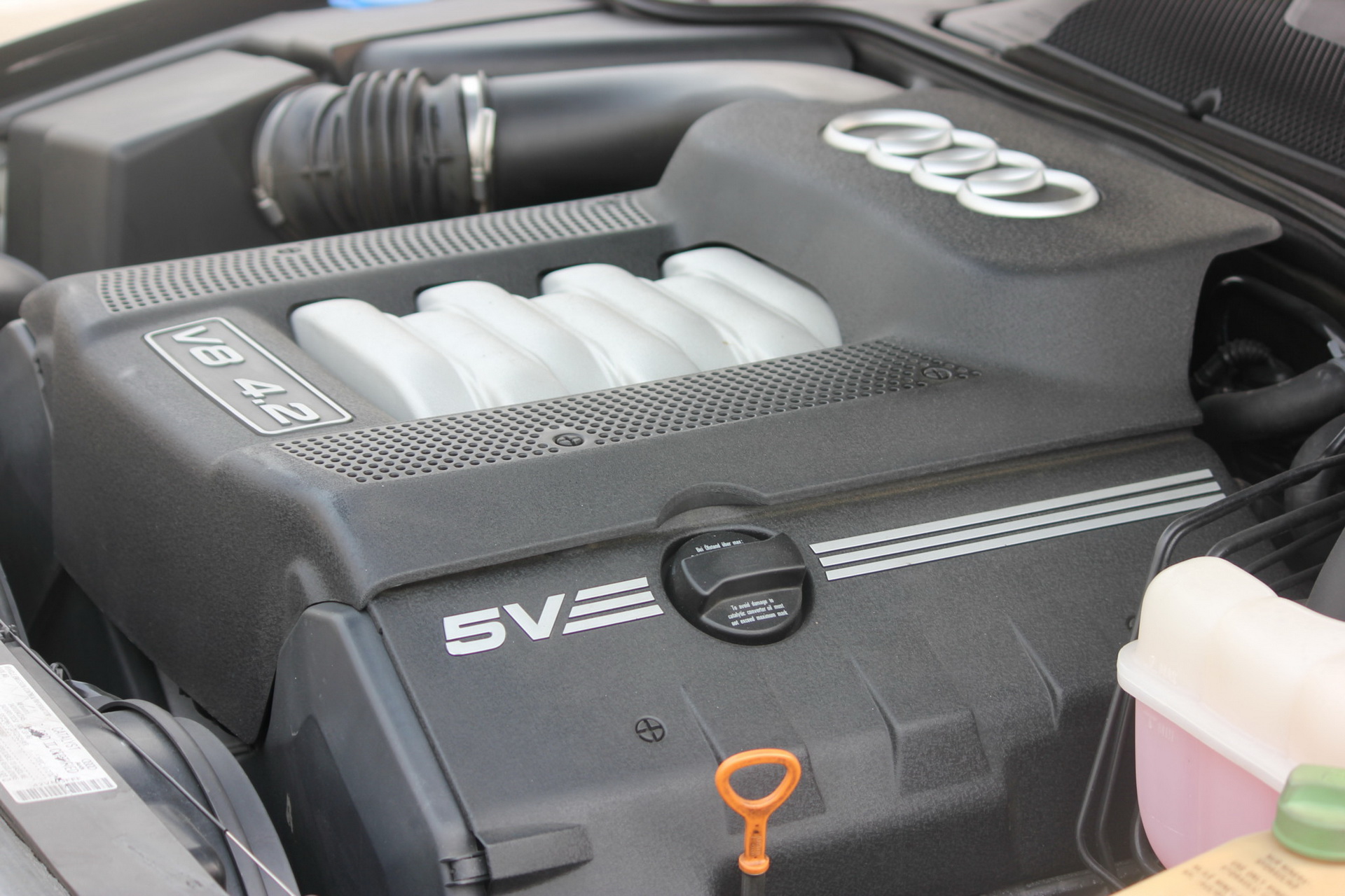 2003-audi-a8l-auction-bat-38 $21k Wasn’t Enough To Secure This Refurbished 2002 Audi A8L