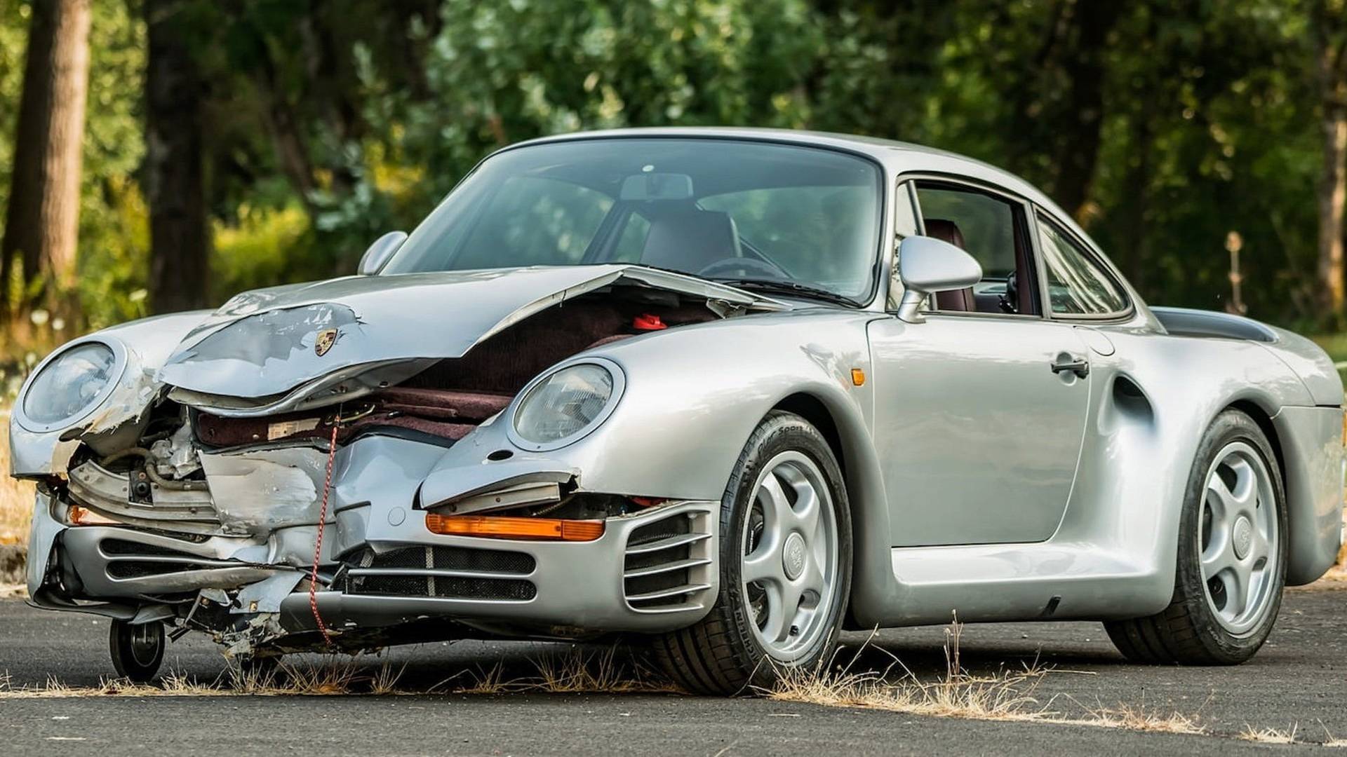 Porsche-959-Komfort-Crashed-3 Crashed Porsche 959 Komfort Sells For Almost Half A Million Dollars