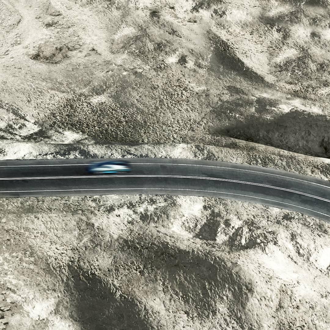 Bugatti-Divo-Teaser-1 New Bugatti Divo Has Been “Built For Corners”, Four Days Left For Big Reveal