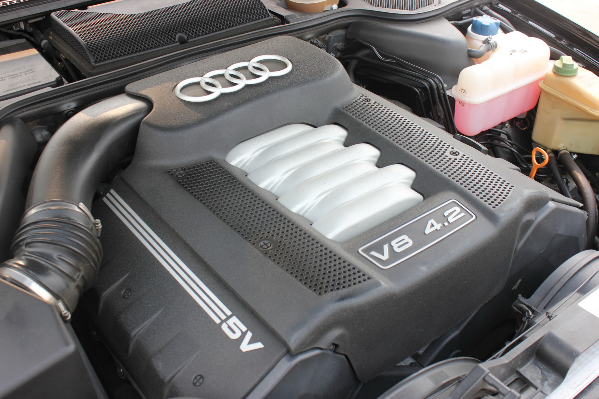 2003-audi-a8l-auction-bat-37 $21k Wasn’t Enough To Secure This Refurbished 2002 Audi A8L