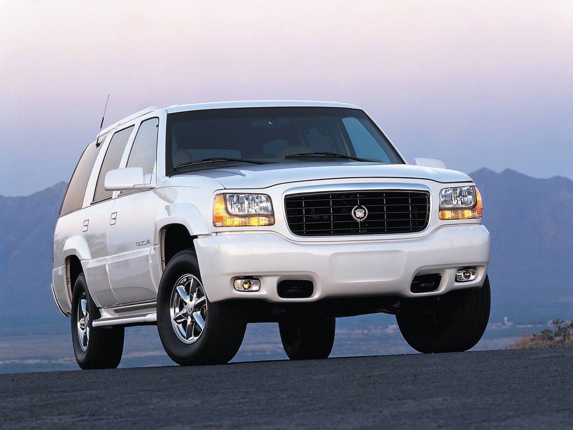 Cadillac Escalade-5 Cadillac Celebrates The 20th Anniversary Of The Escalade