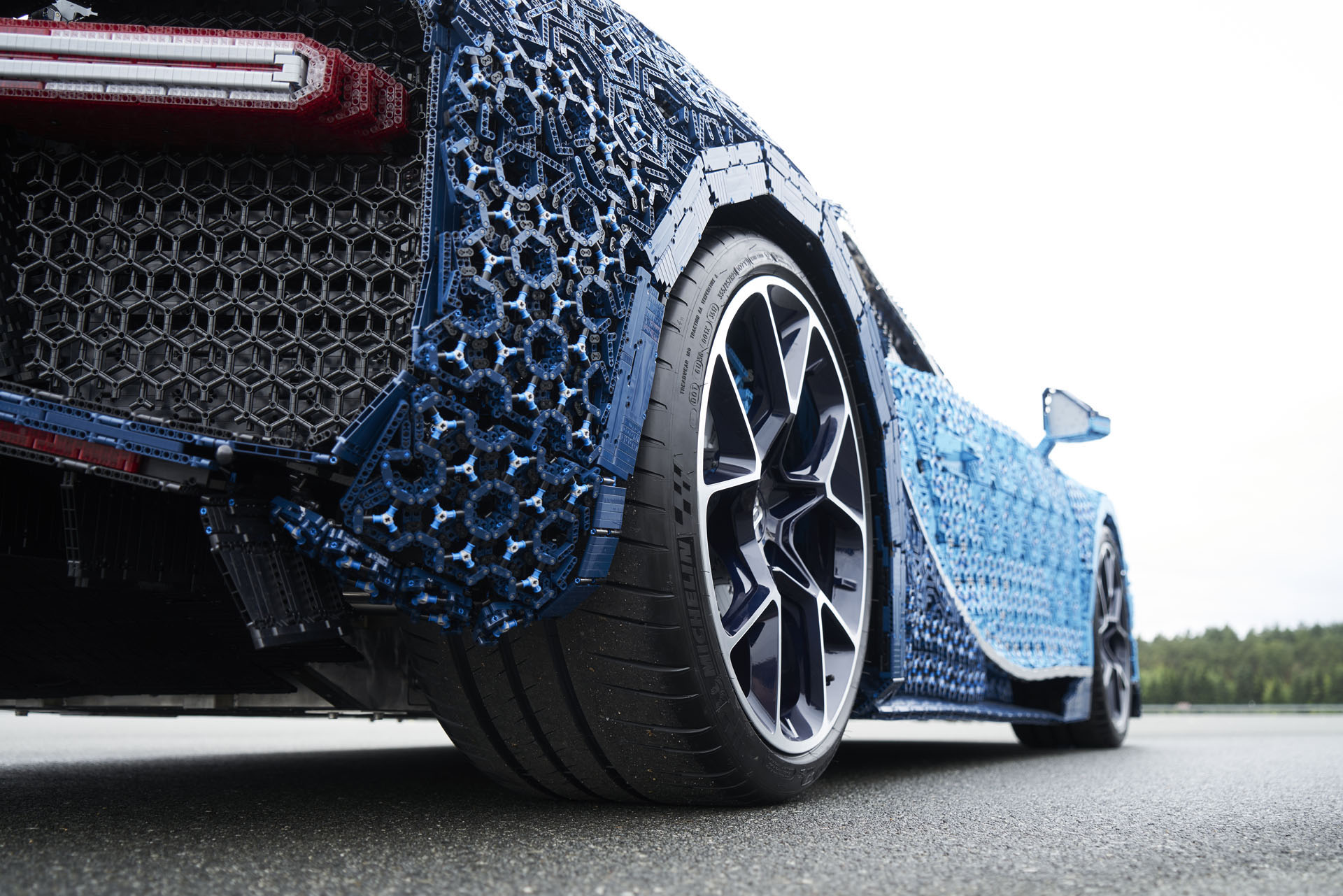 lego-bugatti-chiron-21 Lego Built A Life-Size Bugatti Chiron That You Can Actually Drive