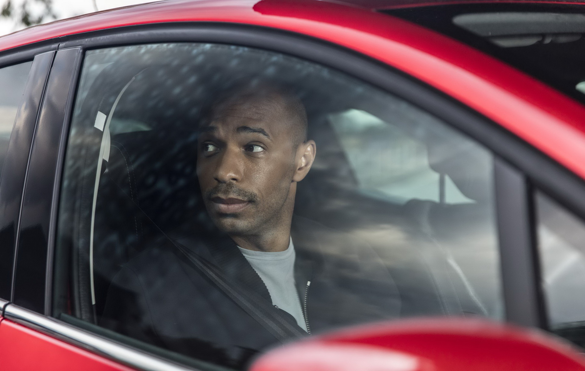 renault-thierry-henry-brand-ambassador-2 Renault Signs Soccer Legend Theirry Henry As Brand Ambassador