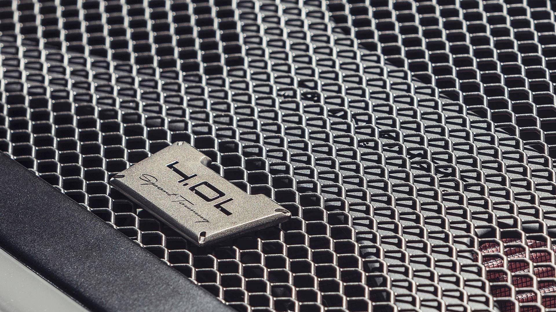 Gunther-Werks-Porsche-911-11 Nothing To See Here, Just A Glorious Naked-Carbon Porsche 993 Body By Gunther Werks