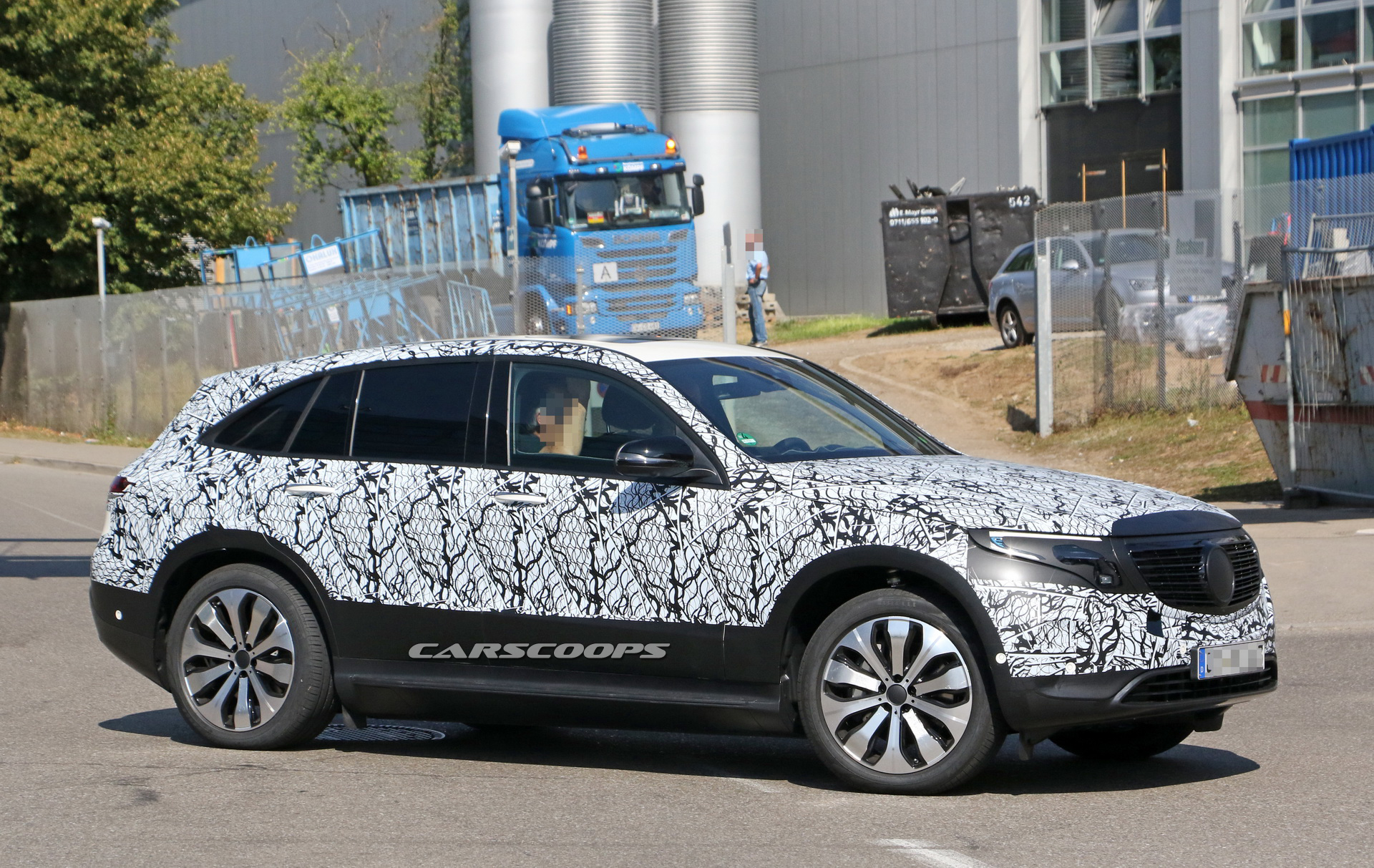 mercedes-eq-c-major-camo-drop-7 2020 Mercedes EQC Drops Body Cladding To Reveal Sleek Design