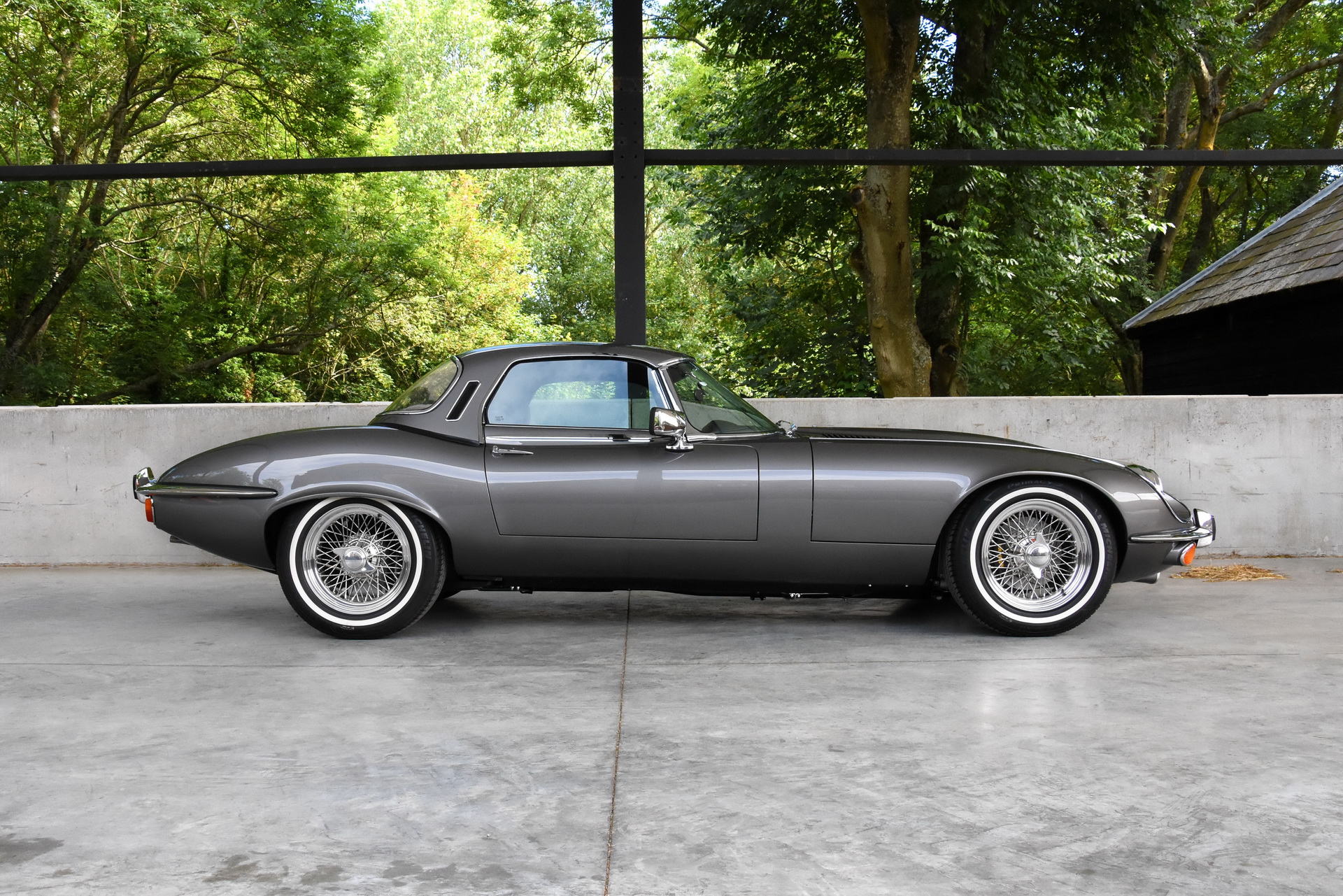 jaguar-e-type-restomod-13 Restomod Jaguar E-Type Combines Modern Practicality With Classic Styling