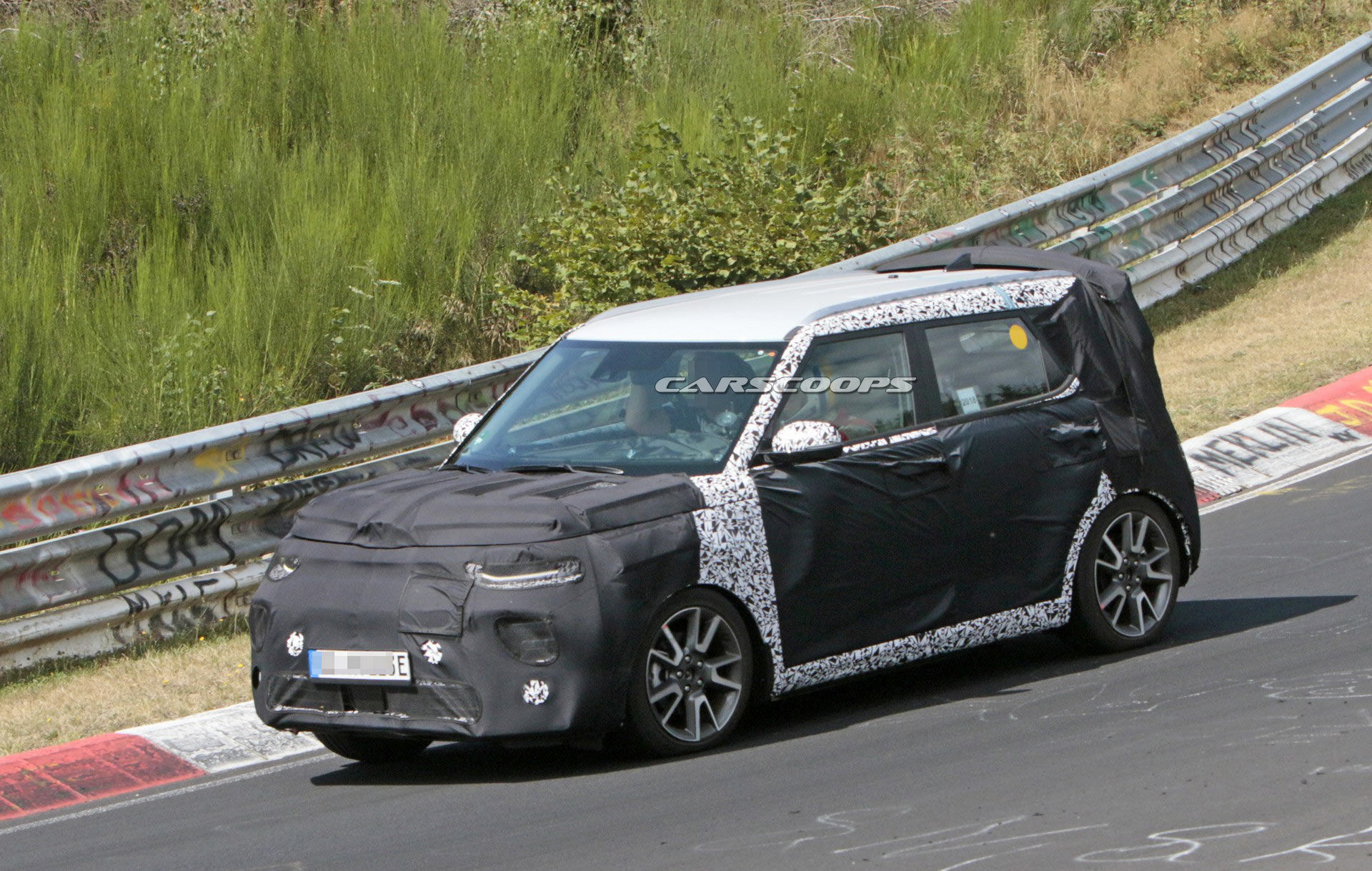 Kia-Soul-EV-Spy-9 2020 Kia Soul EV Spied, Should Offer An Improved Range And Greater Performance
