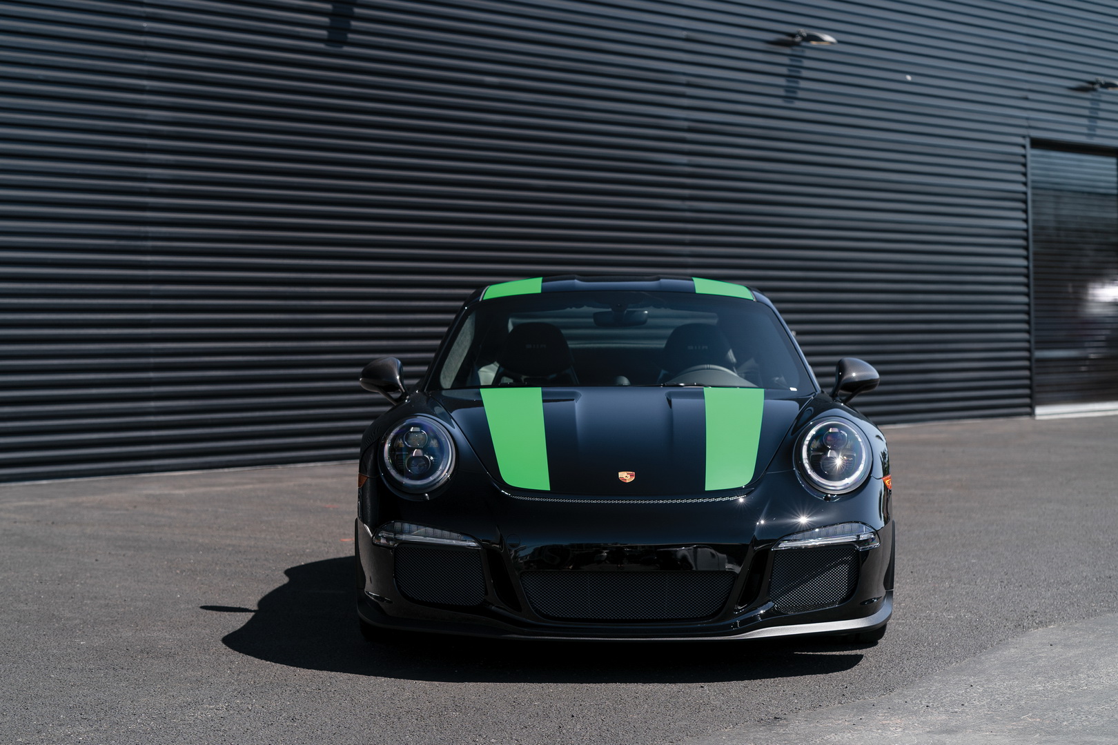2016-porsche-911-r-4 Crazy Porsche 911 R Premiums Are Evaporating, 30-Mile Example Is Up For $330-370k