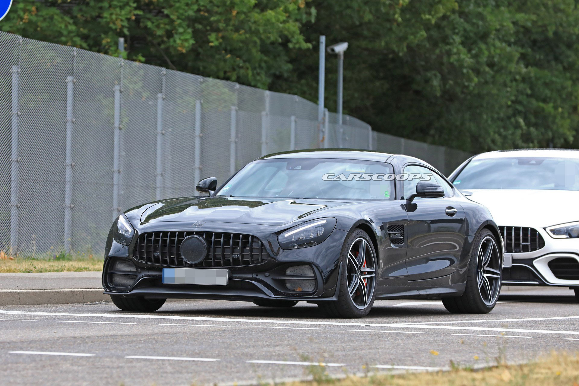 Mercedes-AMG-GT-Facelift-Spy-2 Mercedes-AMG GT Facelift Spotted, Sports Updates Inside And Out